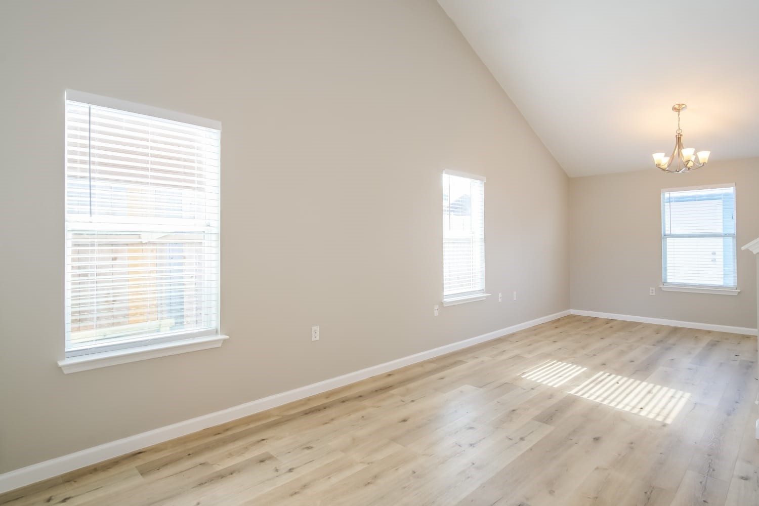 17801 Powder Creek Drive Property Photo 3