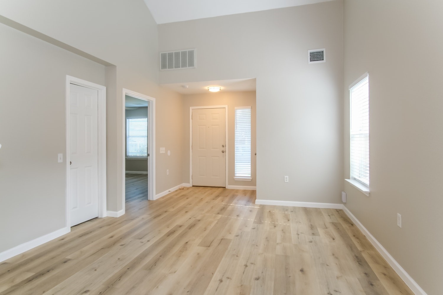 17801 Powder Creek Drive Property Photo 4