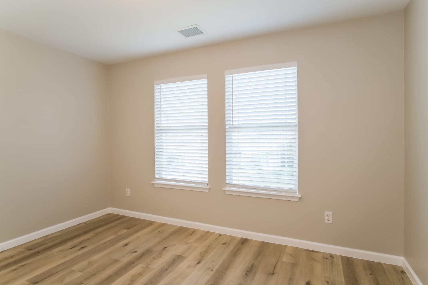 17801 Powder Creek Drive Property Photo 9