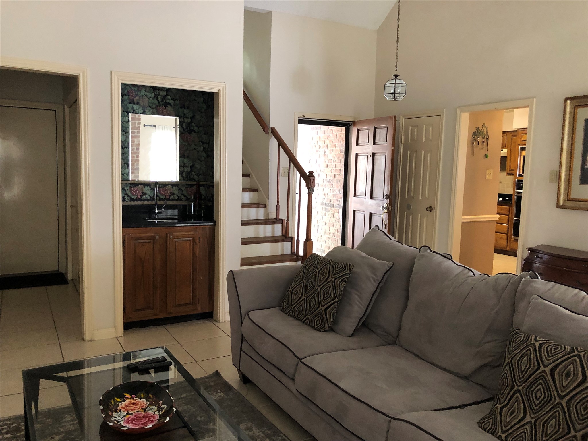 8715 Lawncliff Lane Property Photo 7