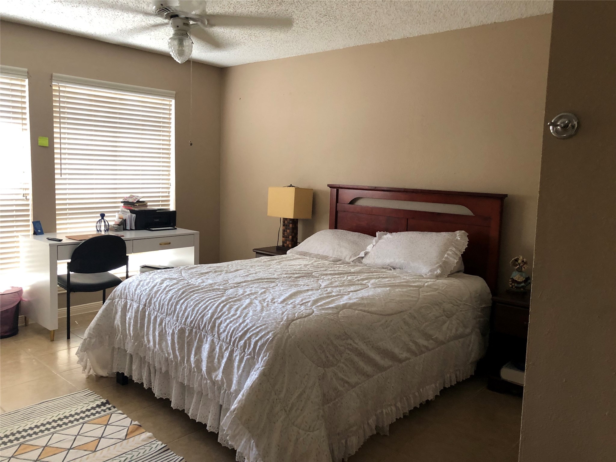 8715 Lawncliff Lane Property Photo 8