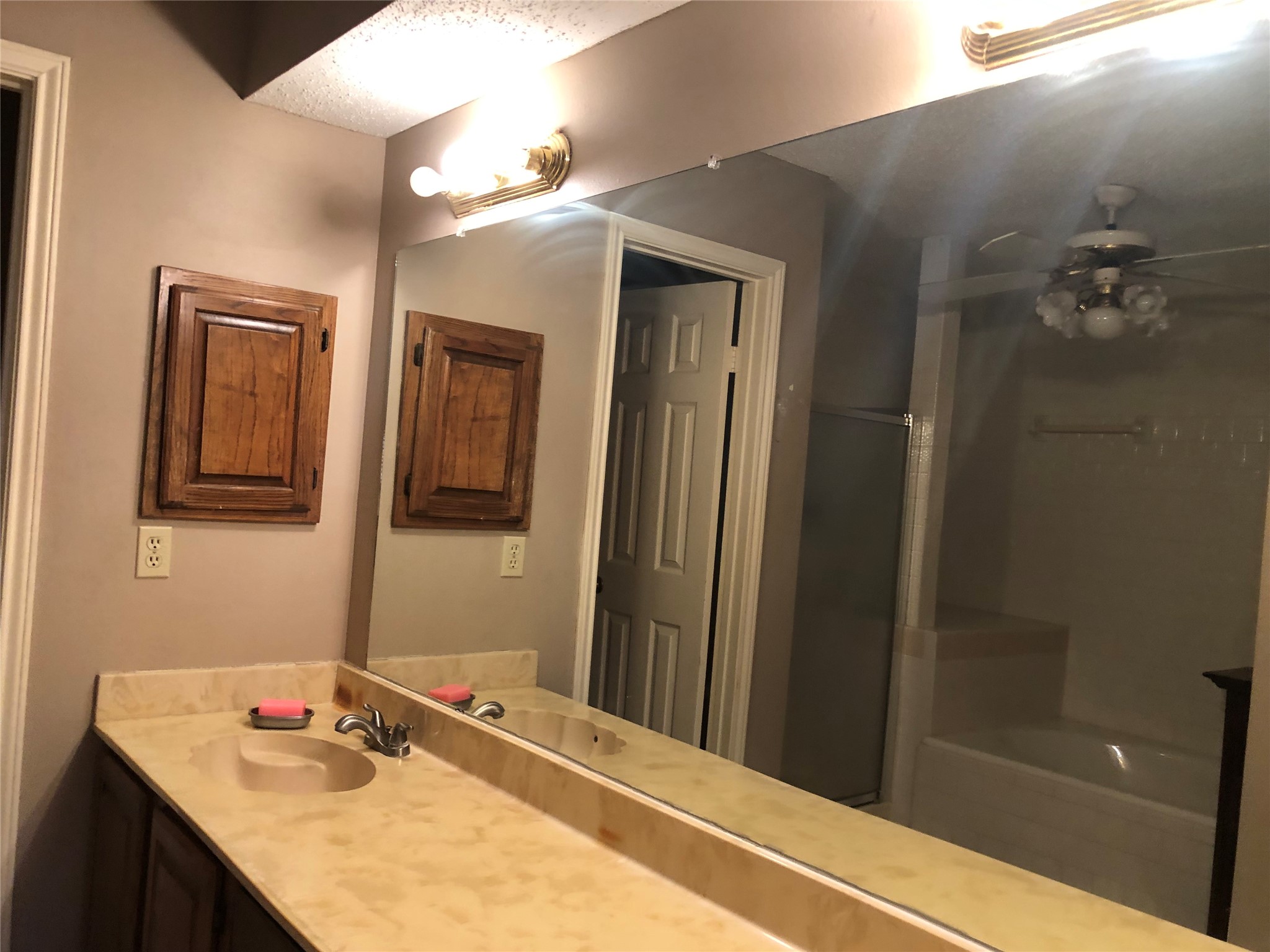 8715 Lawncliff Lane Property Photo 10
