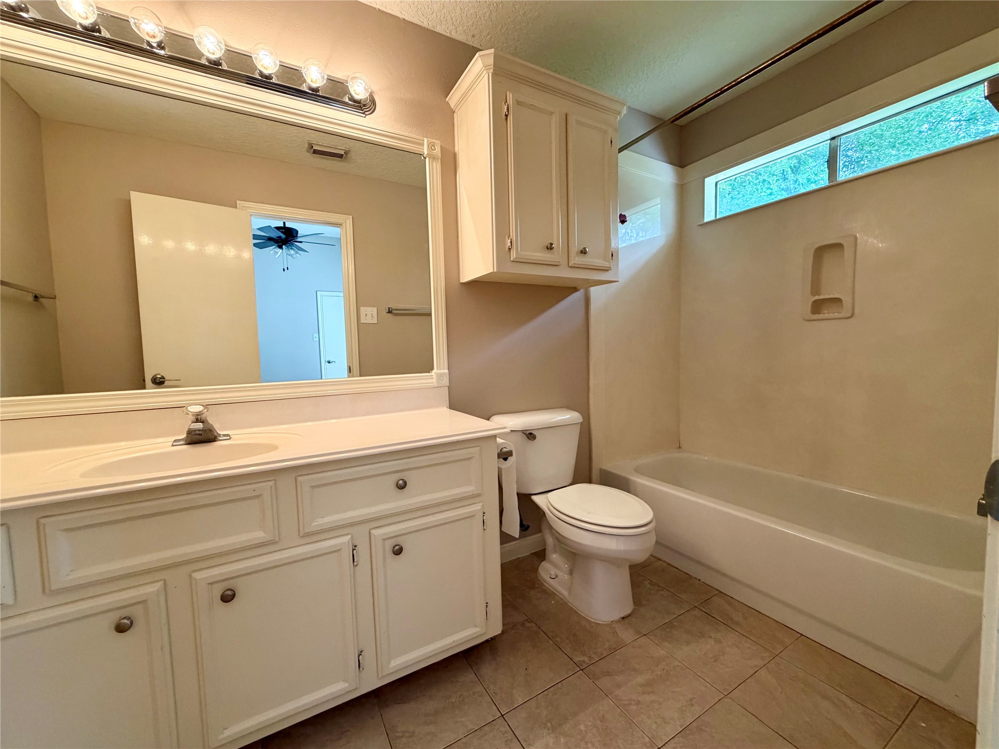 4006 Hunnington Drive Property Photo 20