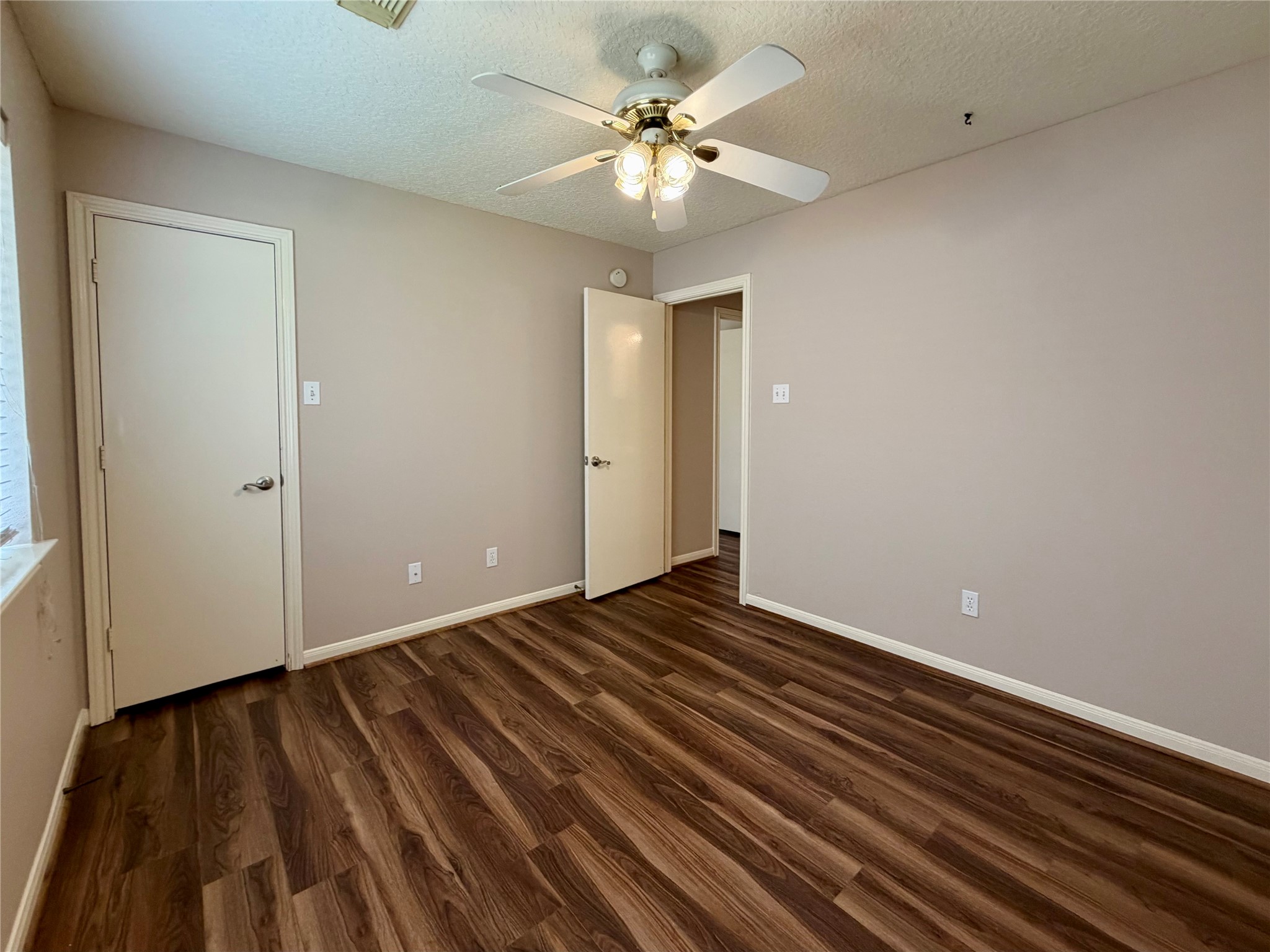 4006 Hunnington Drive Property Photo 25