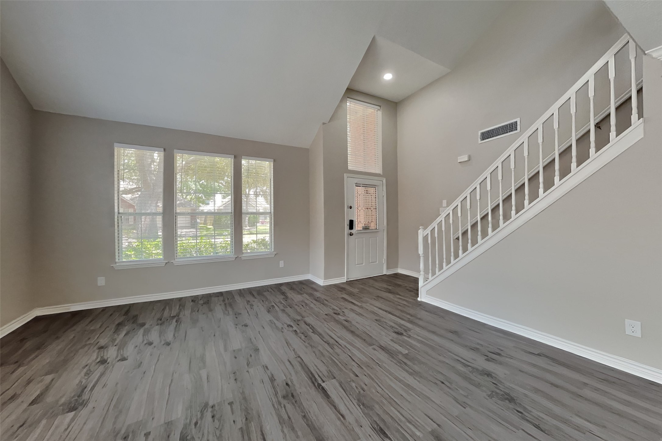 1211 Atlanta Drive Property Photo 3