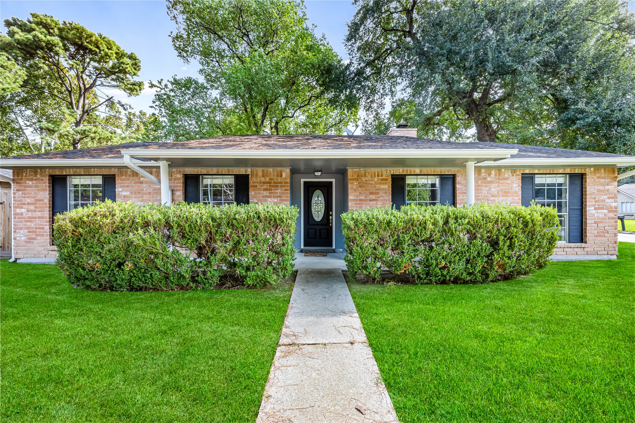 23402 Lestergate Drive Property Photo 1