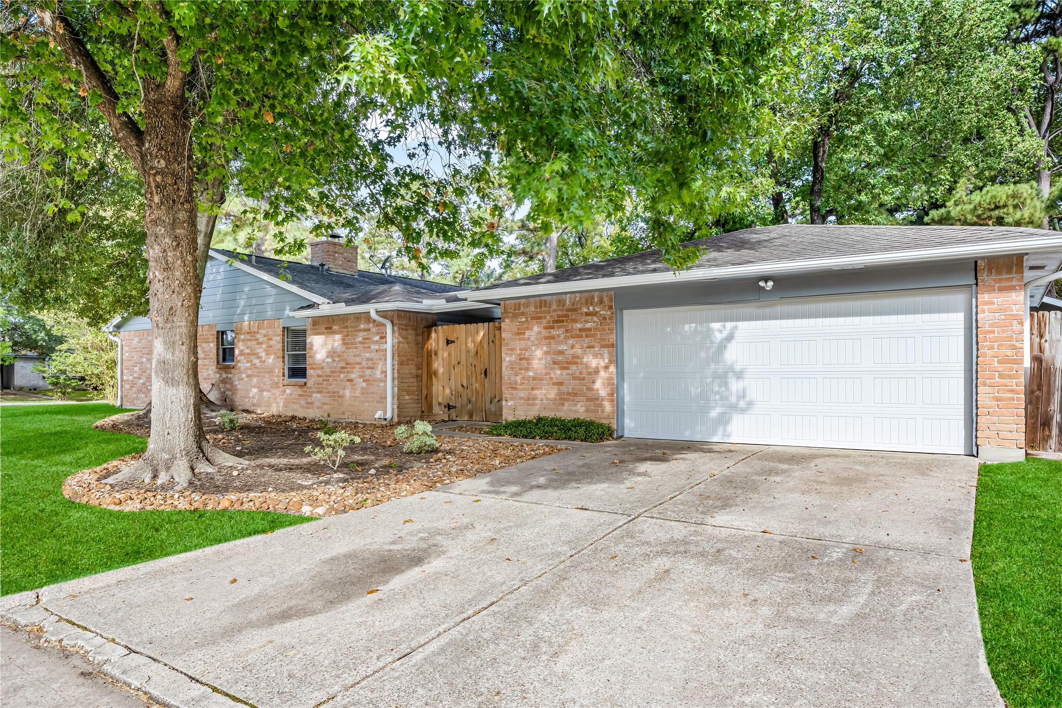 23402 Lestergate Drive Property Photo 2