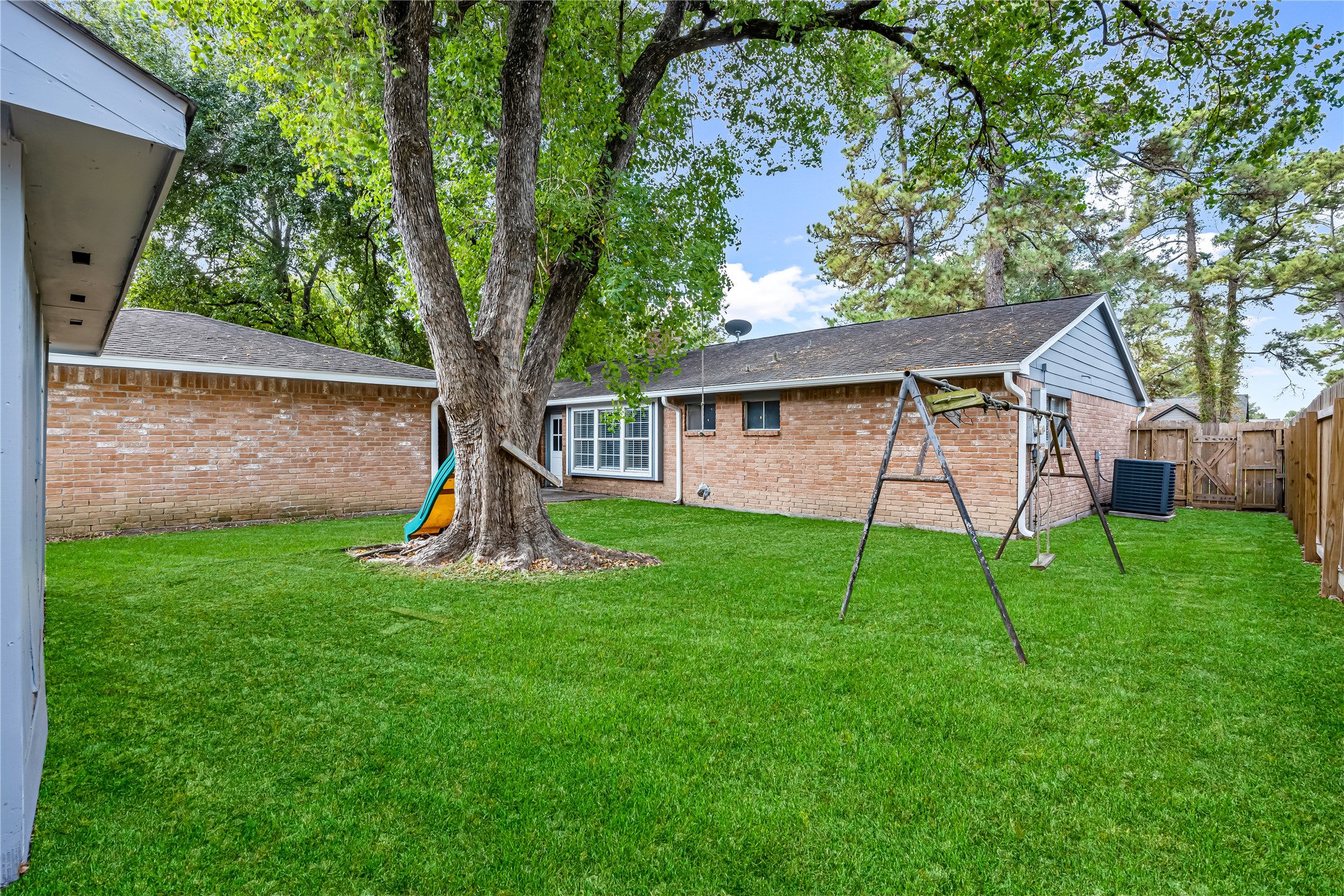 23402 Lestergate Drive Property Photo 8