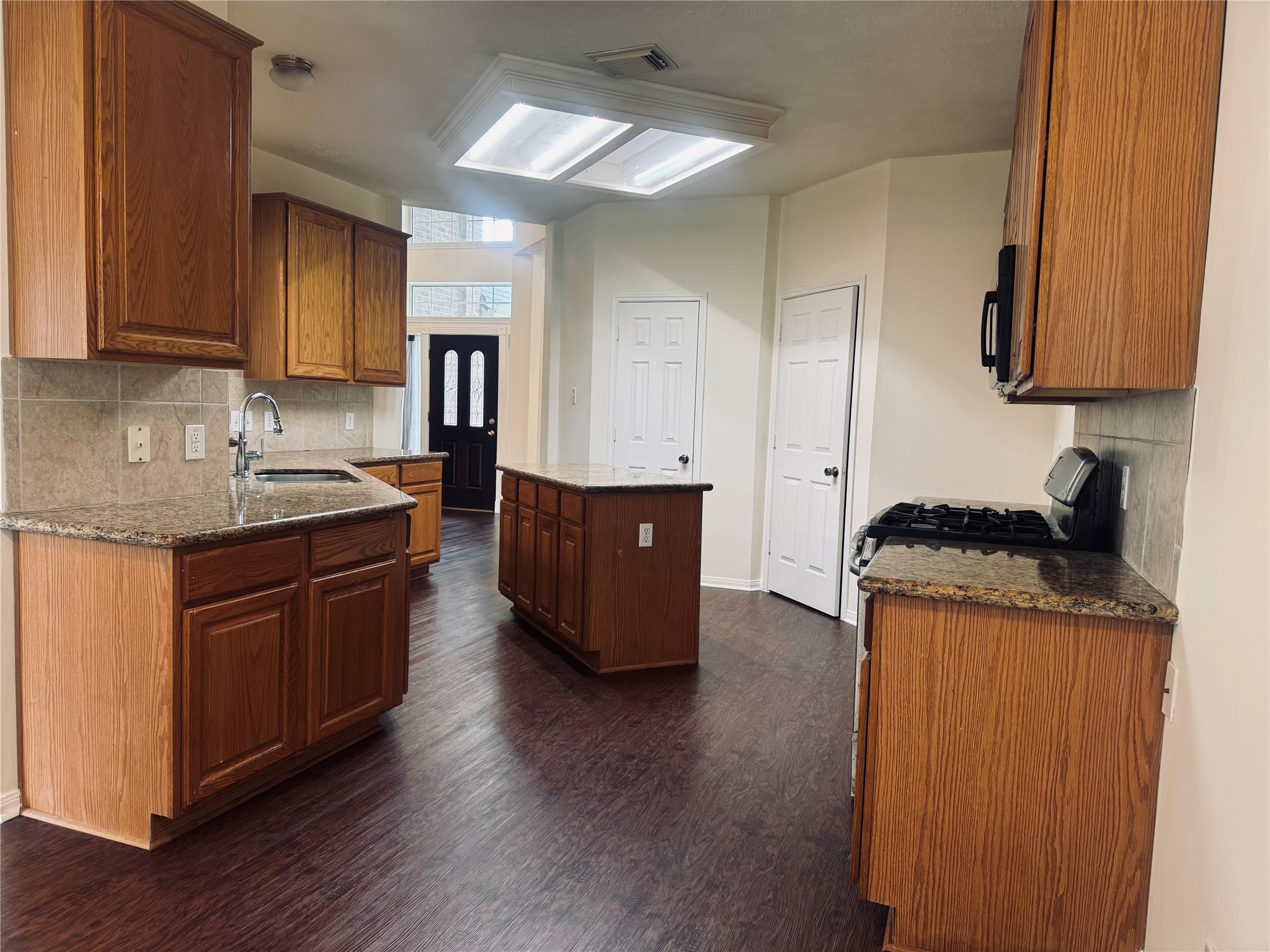 3623 Pine Valley Drive Property Photo 10