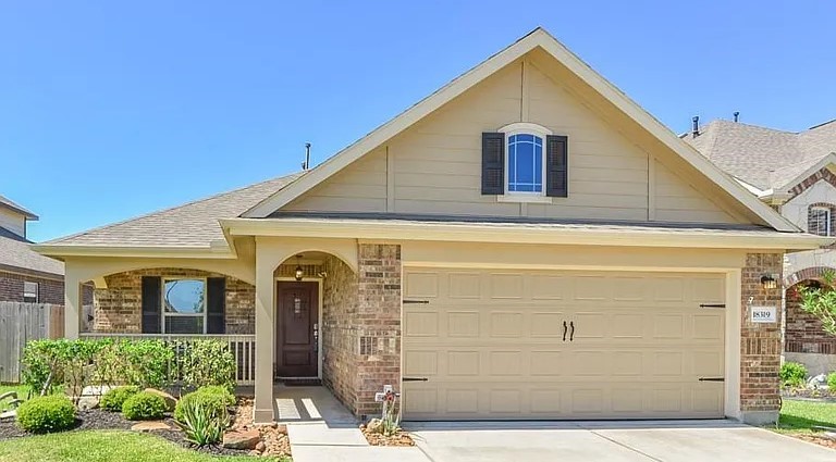 18319 Tacoma Ridge Drive Property Photo 1