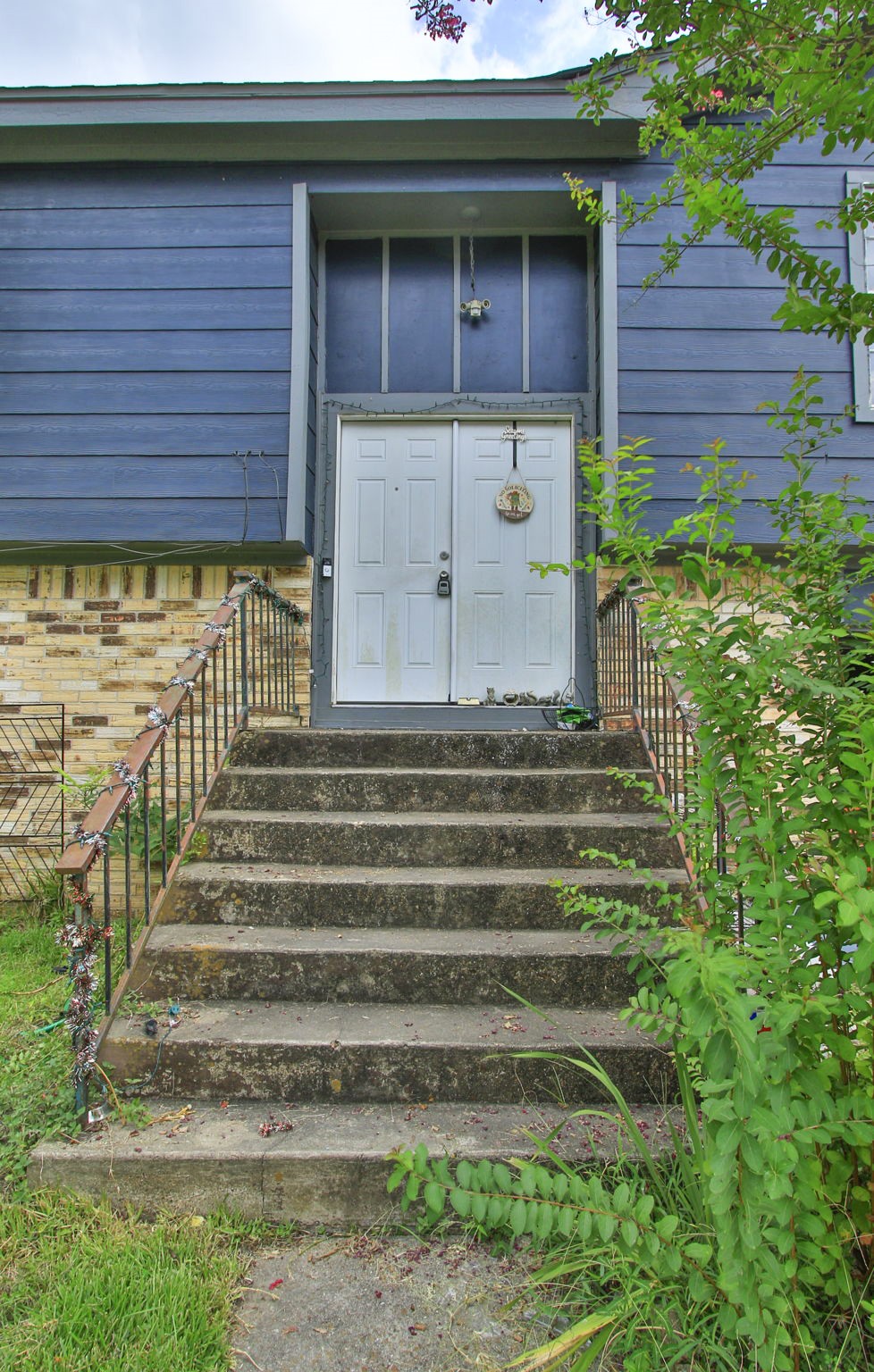 13115 Maxim Drive Property Photo 2