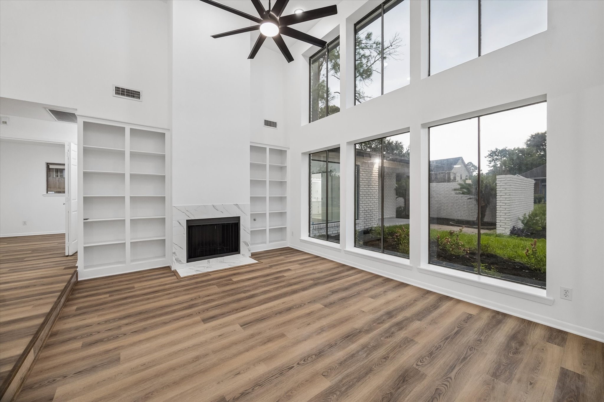 14718 Cedar Isle Drive Property Photo 4