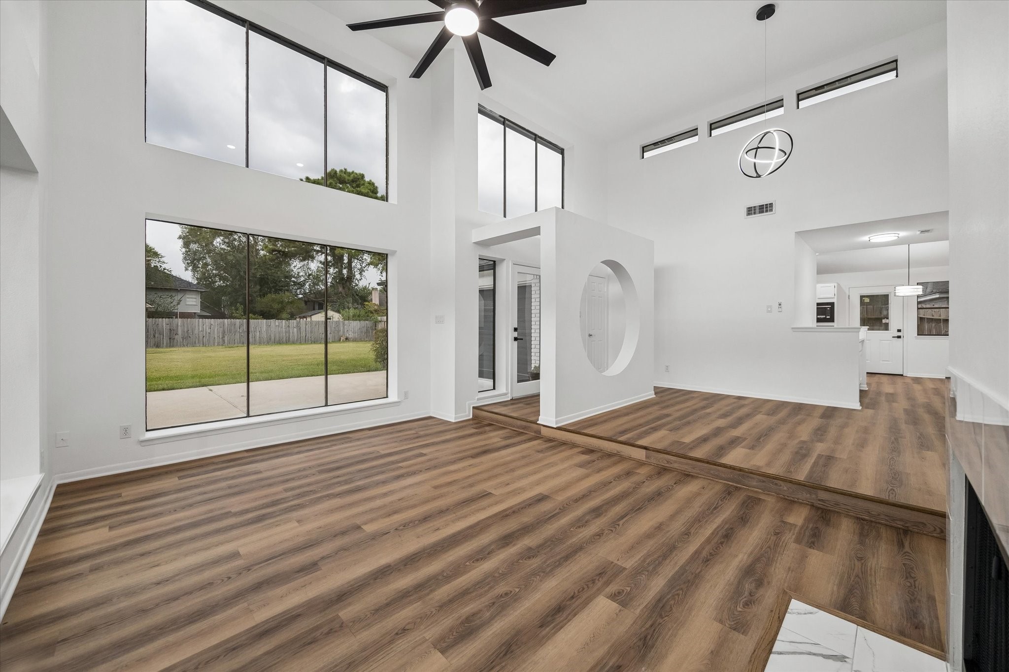 14718 Cedar Isle Drive Property Photo 5