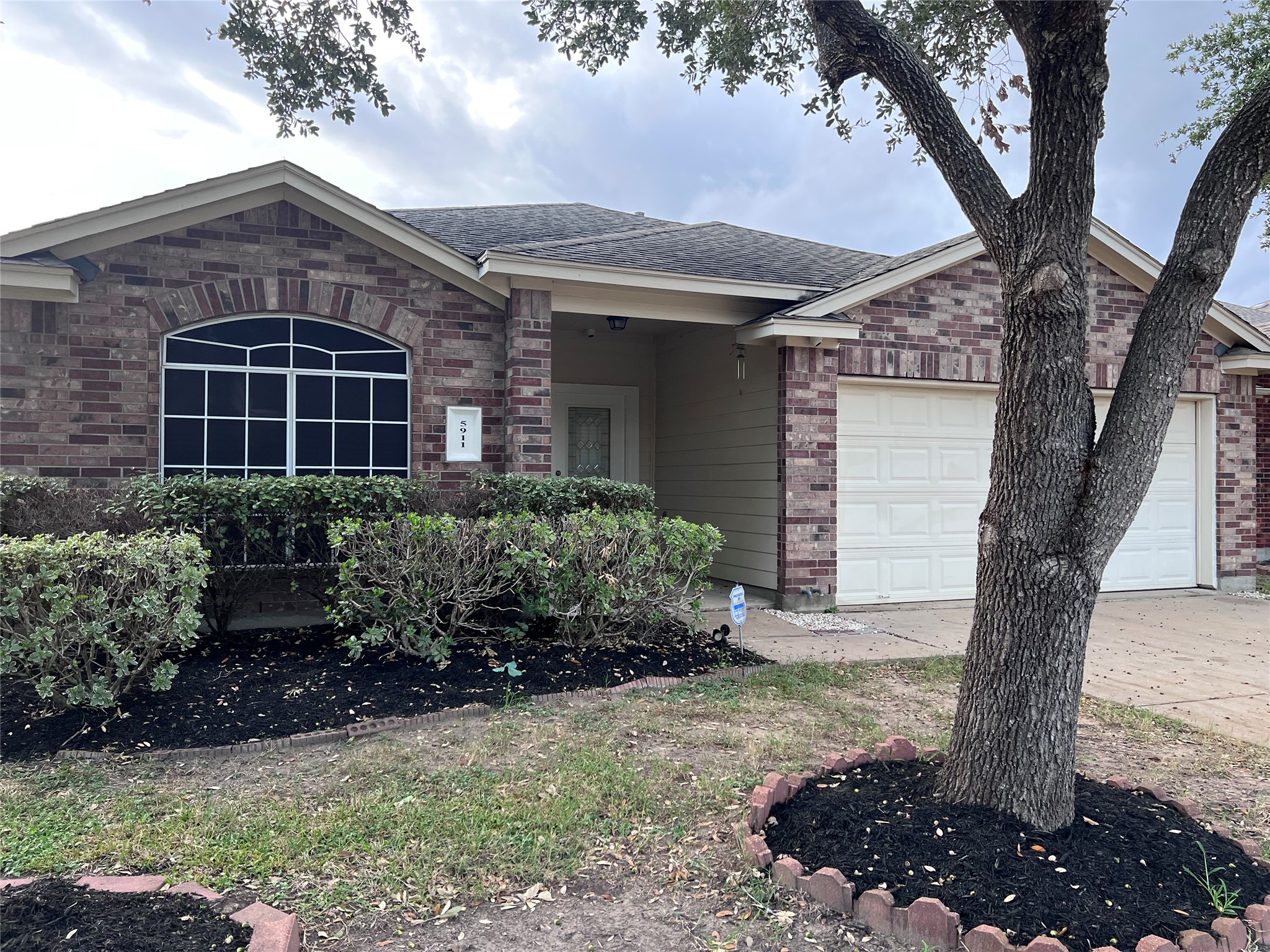 5911 Llano Creek Drive Property Photo 3