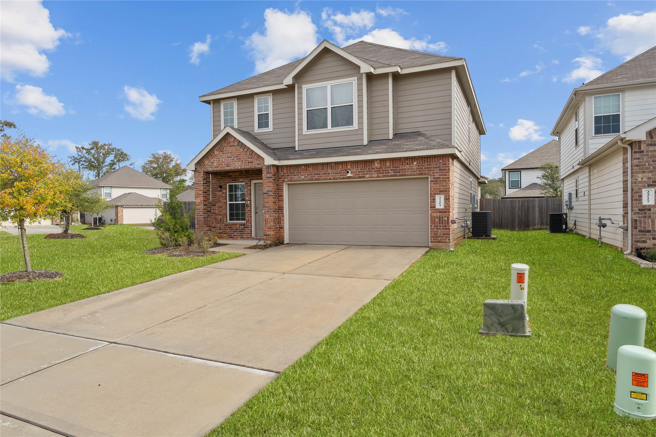 2205 Angie Kaye Drive Property Photo 3