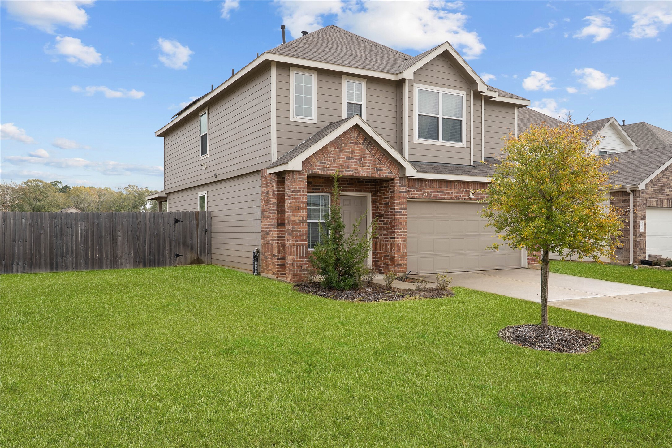 2205 Angie Kaye Drive Property Photo 4