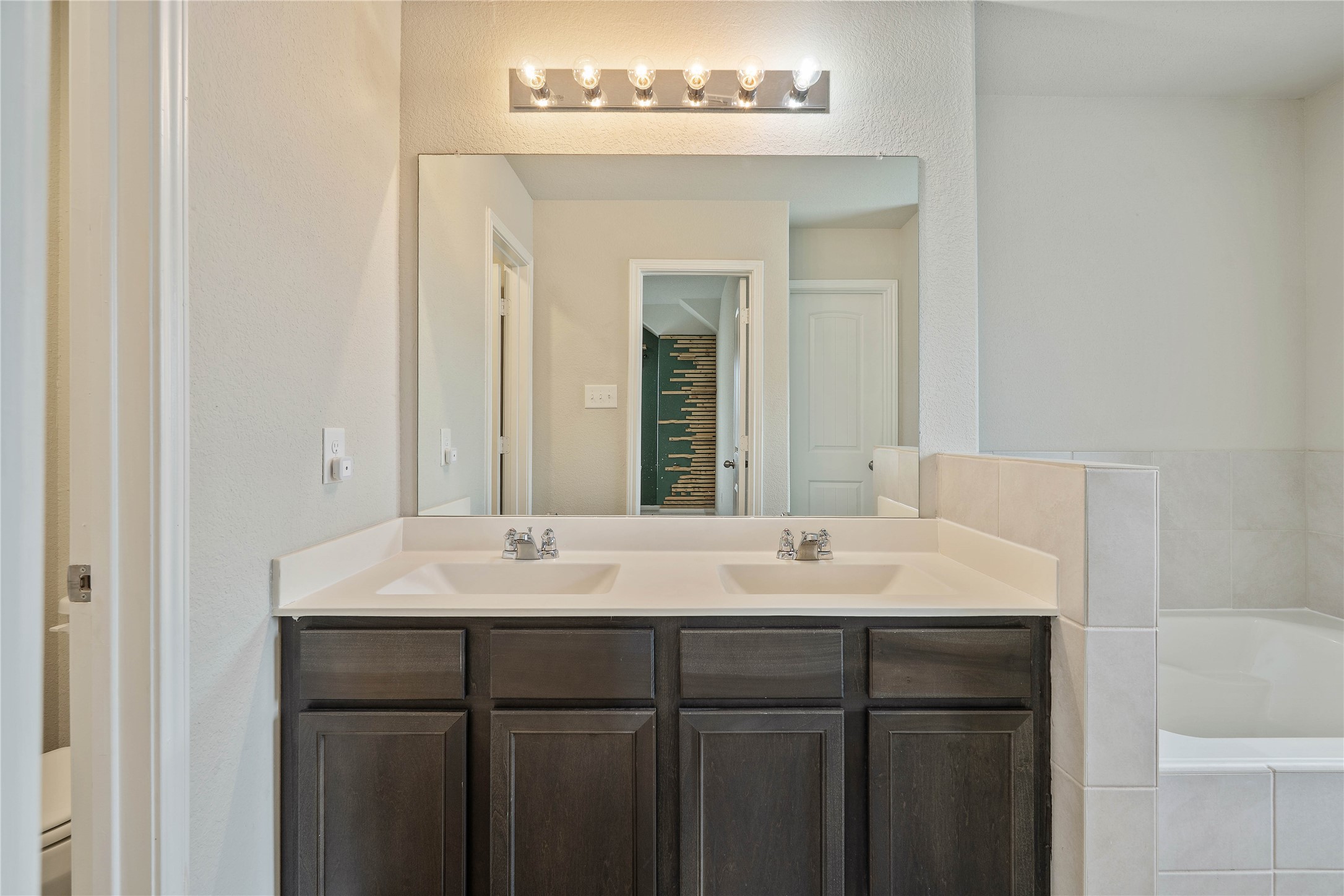 2205 Angie Kaye Drive Property Photo 26