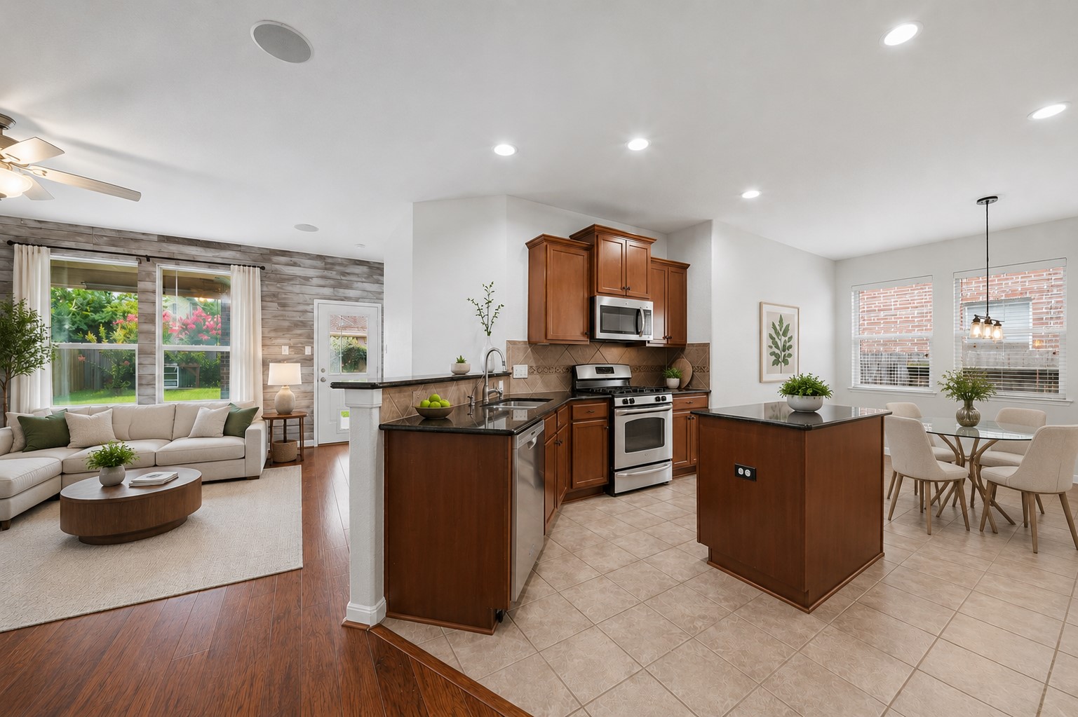 11126 Celano Drive Property Photo 4