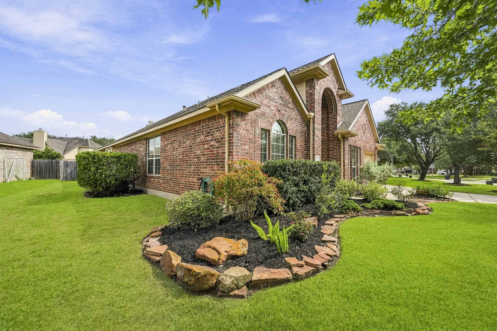 9202 Fernwillow Drive Property Photo 3