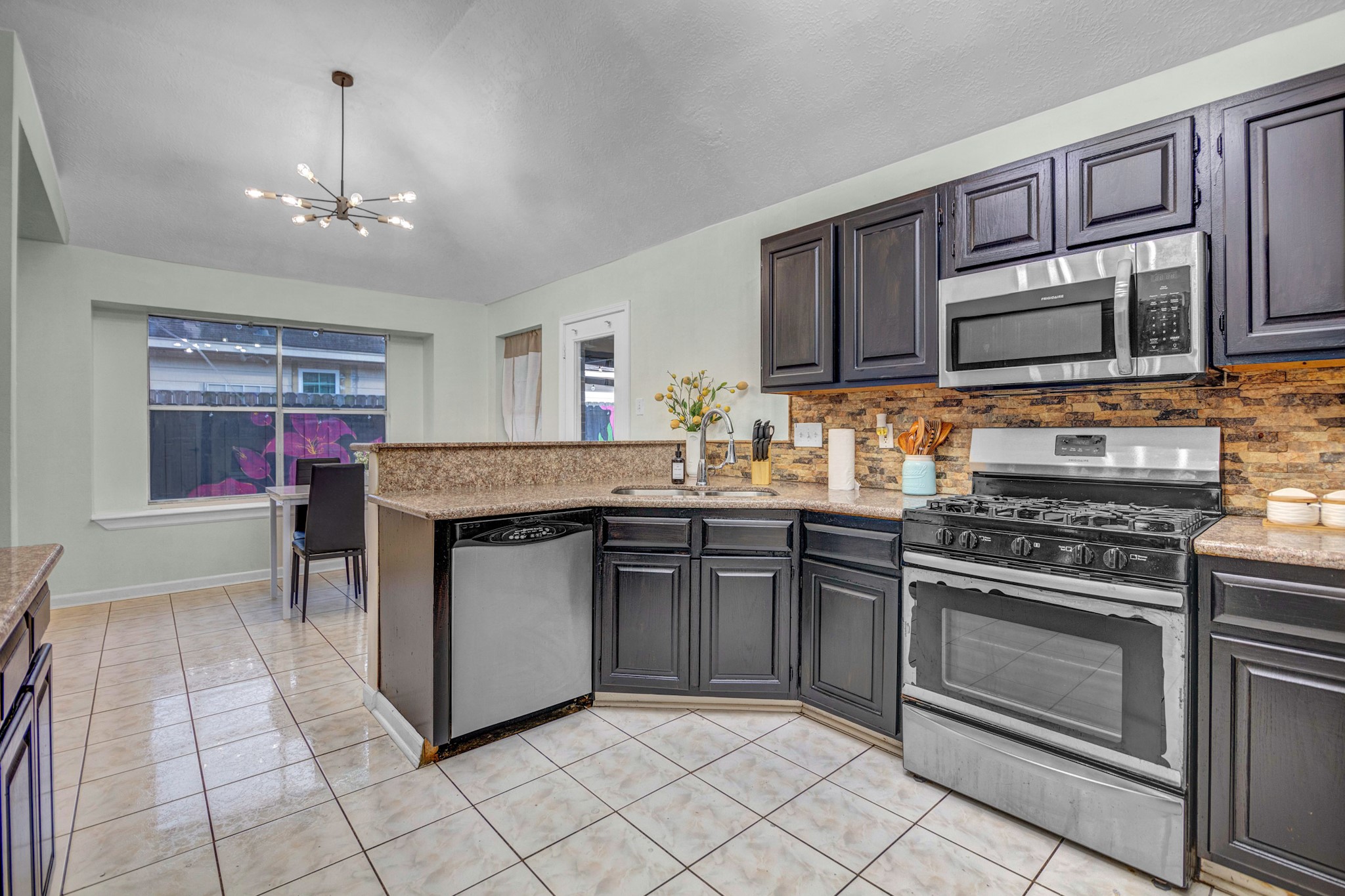 8222 Viny Ridge Drive Property Photo 7