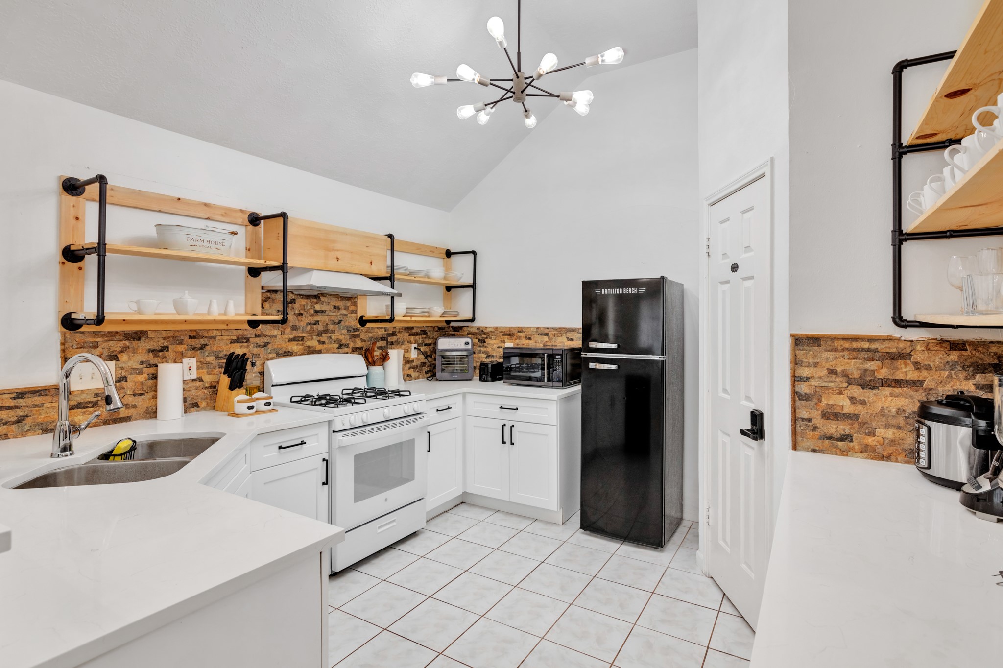 8222 Viny Ridge Drive Property Photo 12