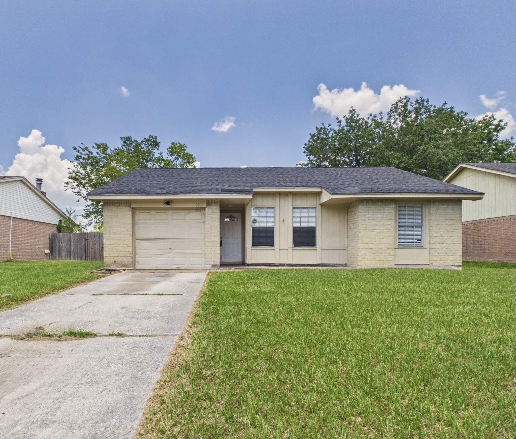 9918 Peachridge Dr Property Photo 1