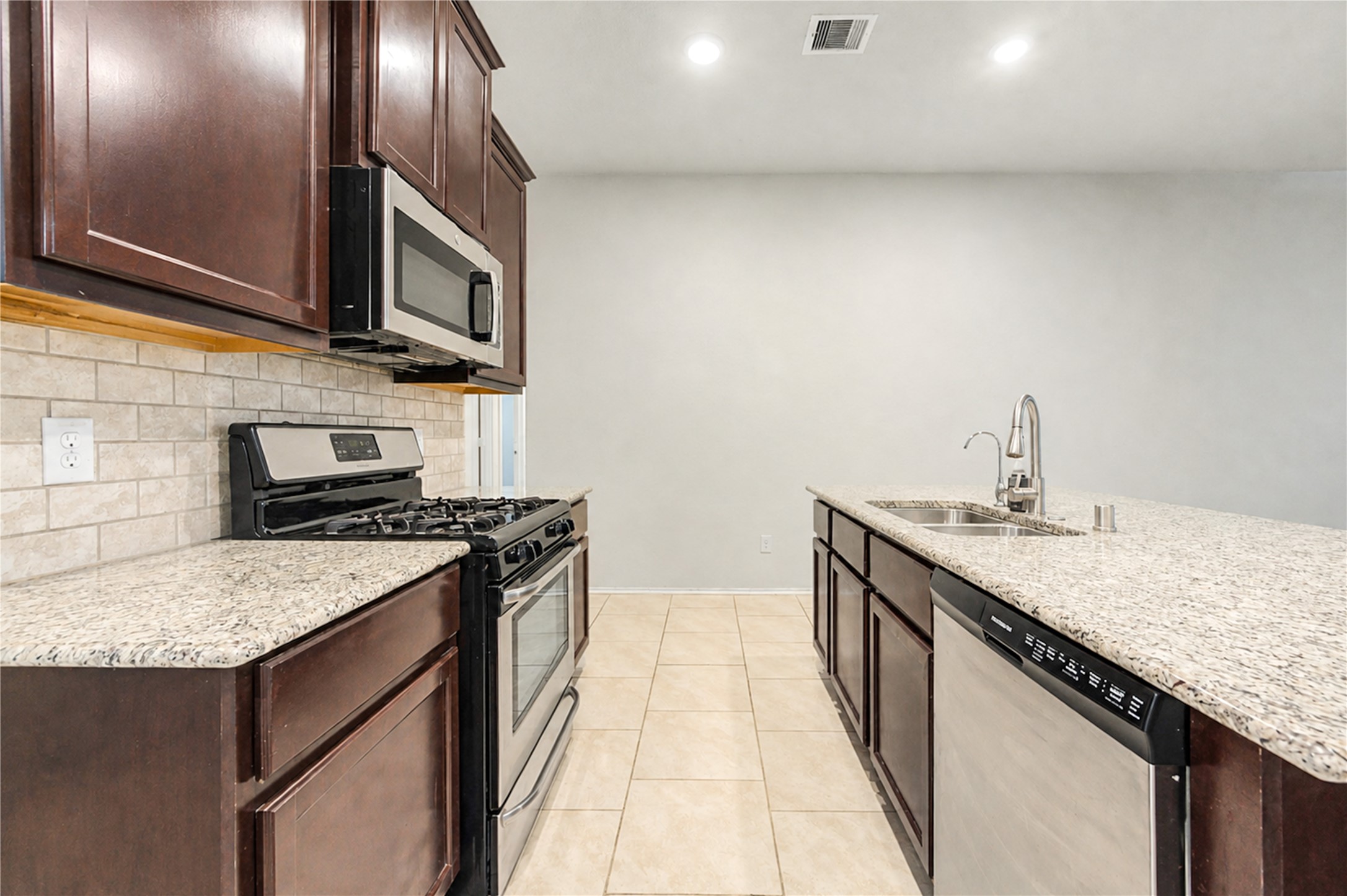 4427 Aversa Drive Property Photo 16