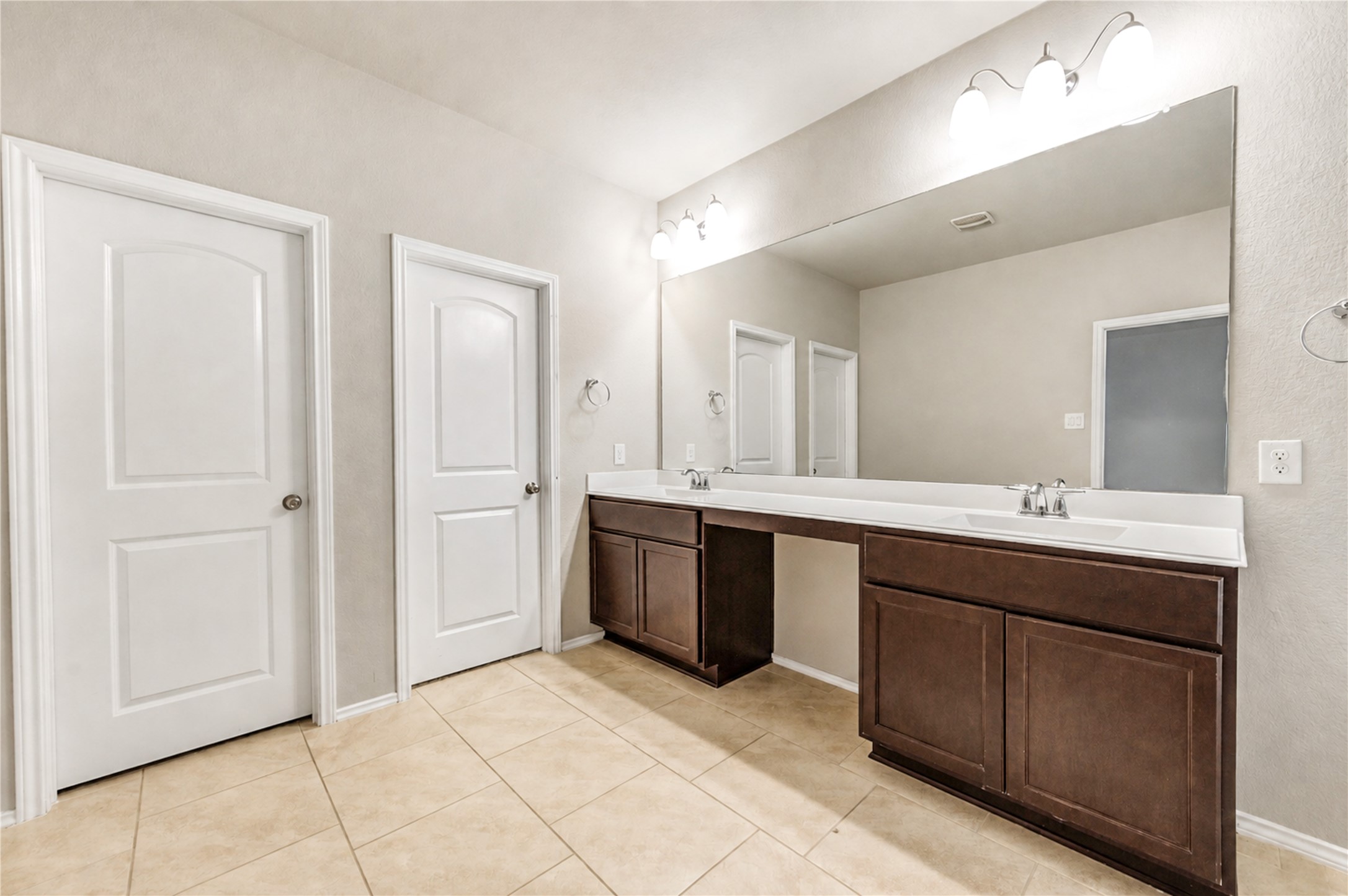 4427 Aversa Drive Property Photo 25