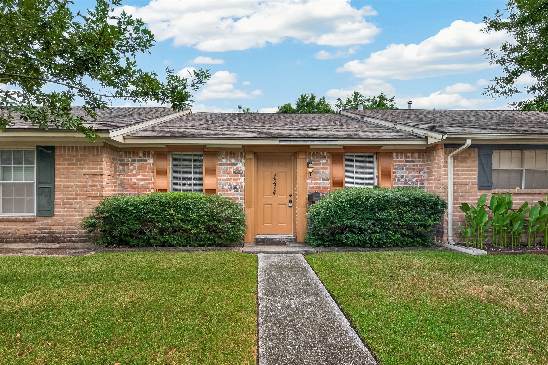 2214 Buchanan Drive Property Photo 1