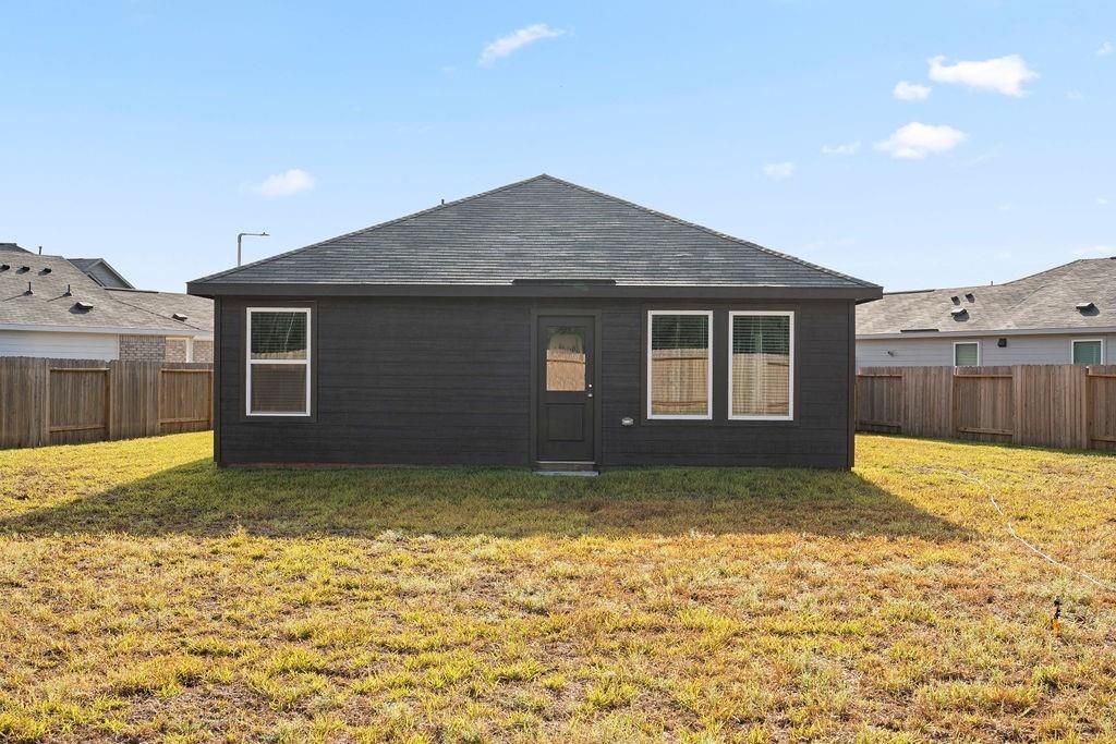 1627 Winwood Drive Property Photo 4