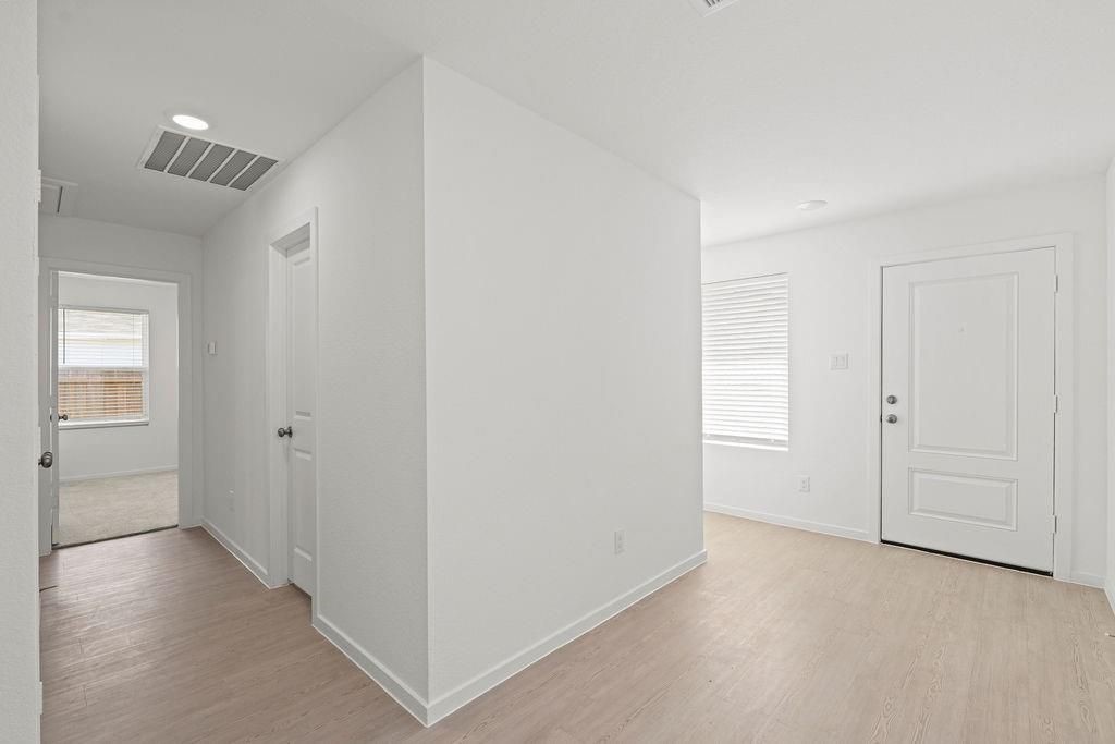 1627 Winwood Drive Property Photo 7