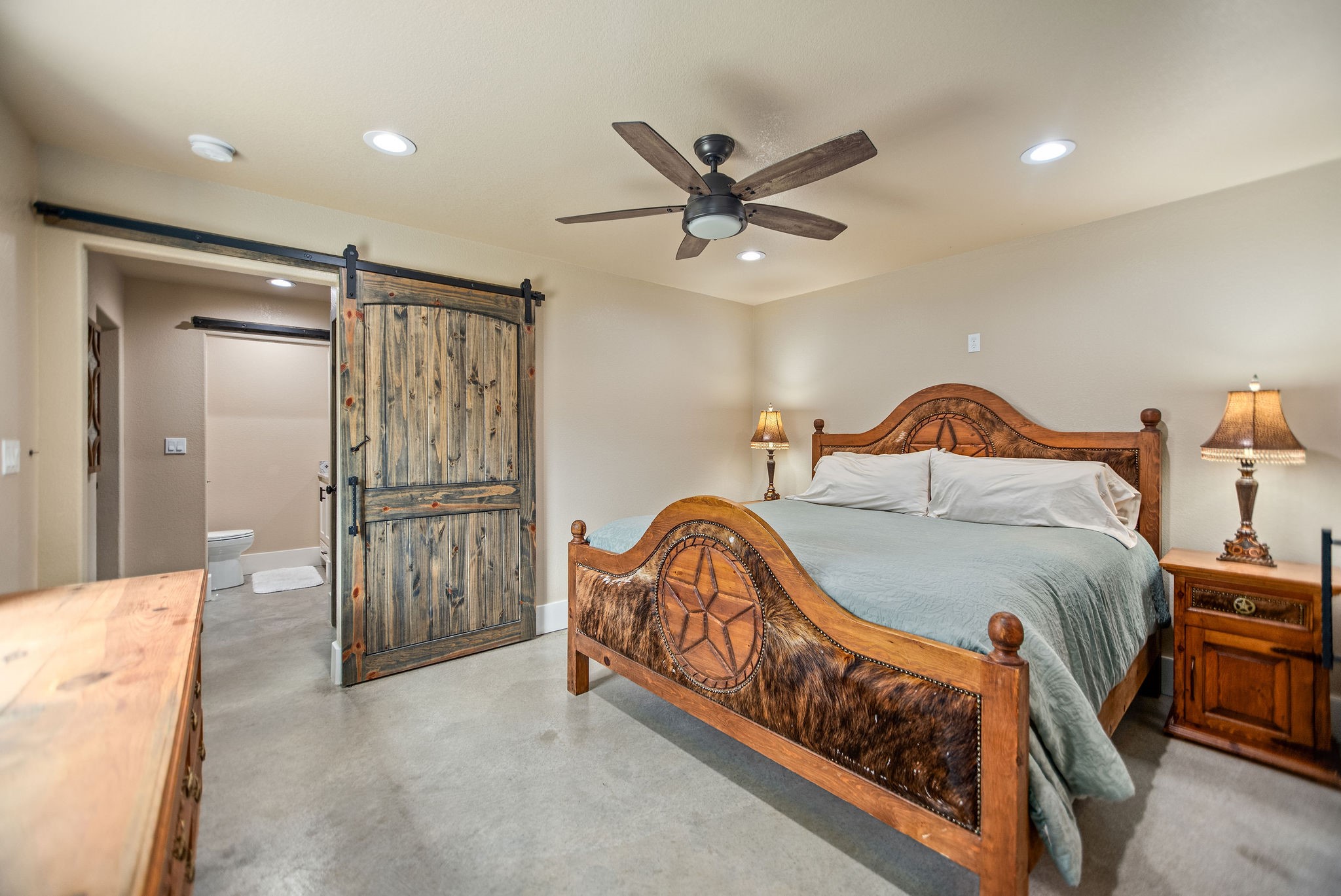 82 Circle Hook Property Photo 19