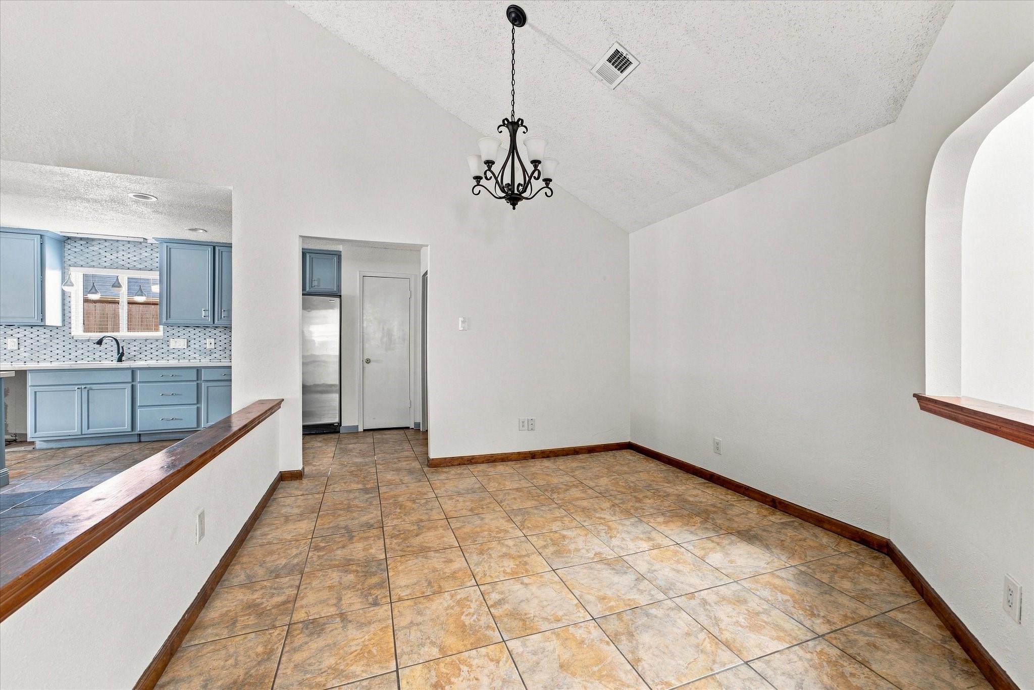 15919 Barbarossa Drive Property Photo 3