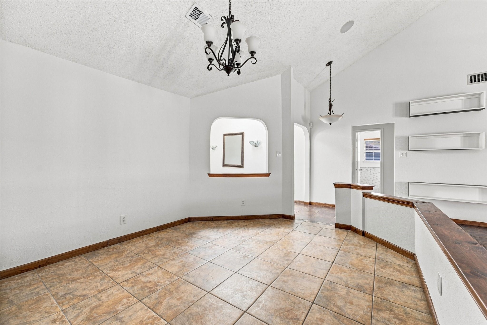 15919 Barbarossa Drive Property Photo 4