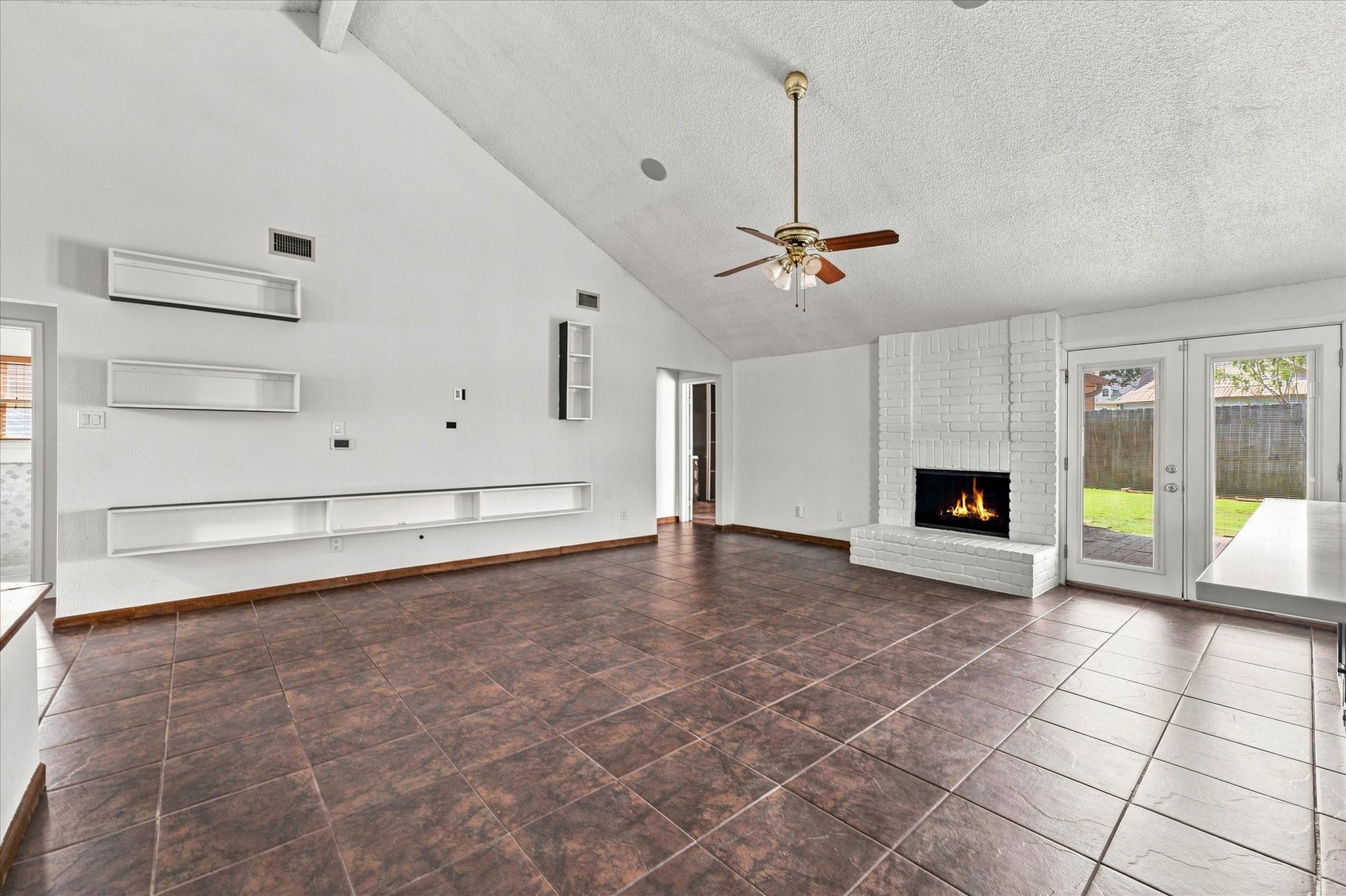 15919 Barbarossa Drive Property Photo 5