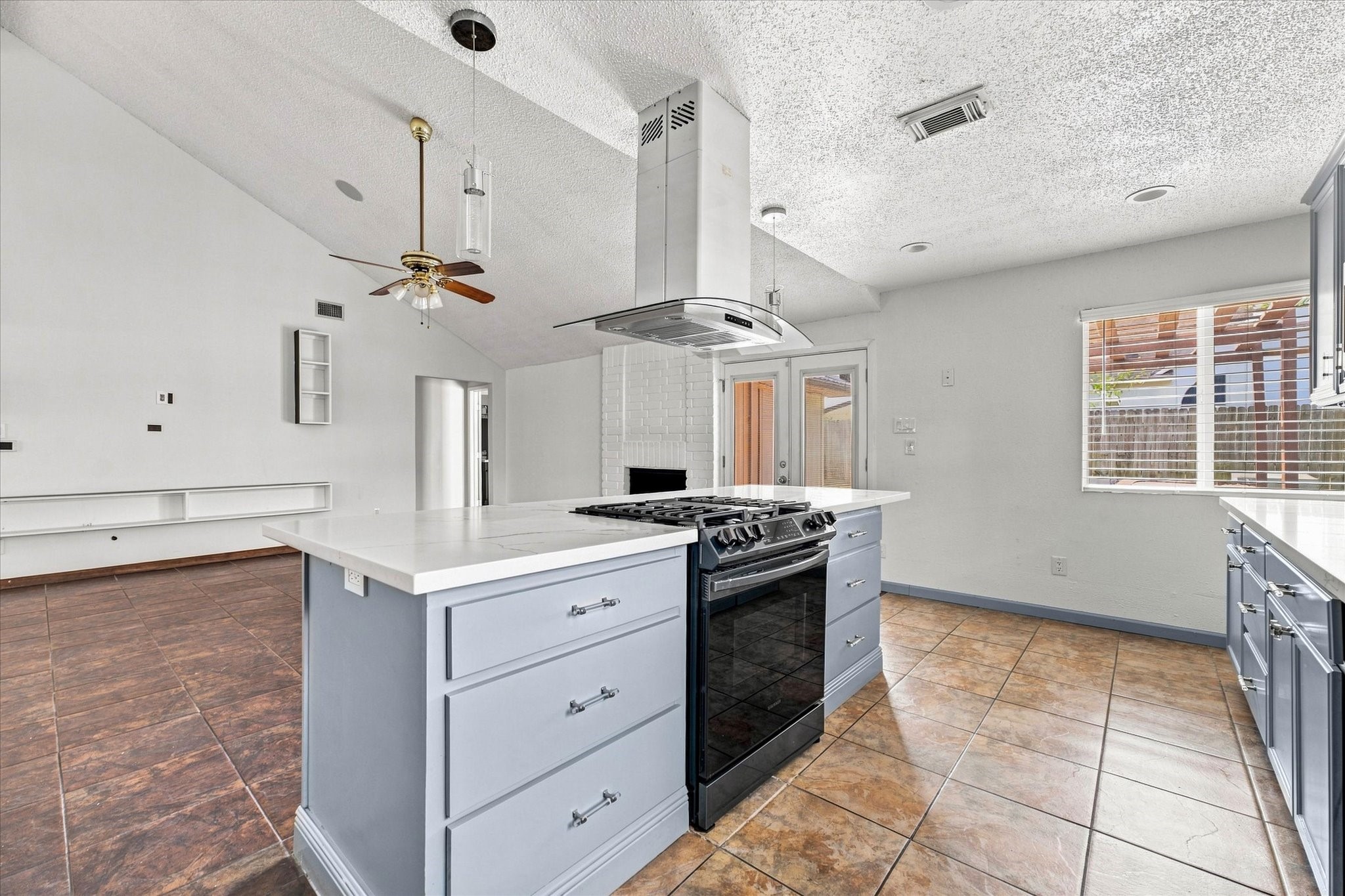 15919 Barbarossa Drive Property Photo 11