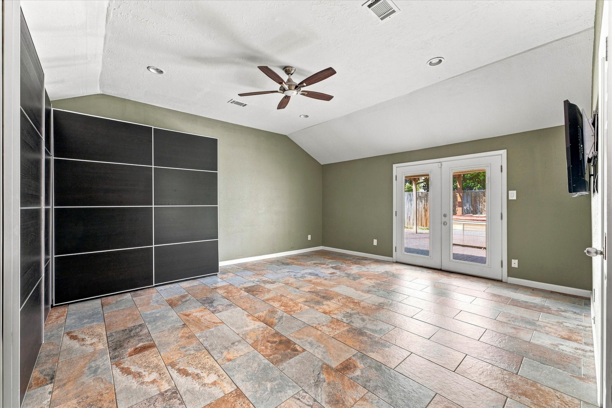 15919 Barbarossa Drive Property Photo 17