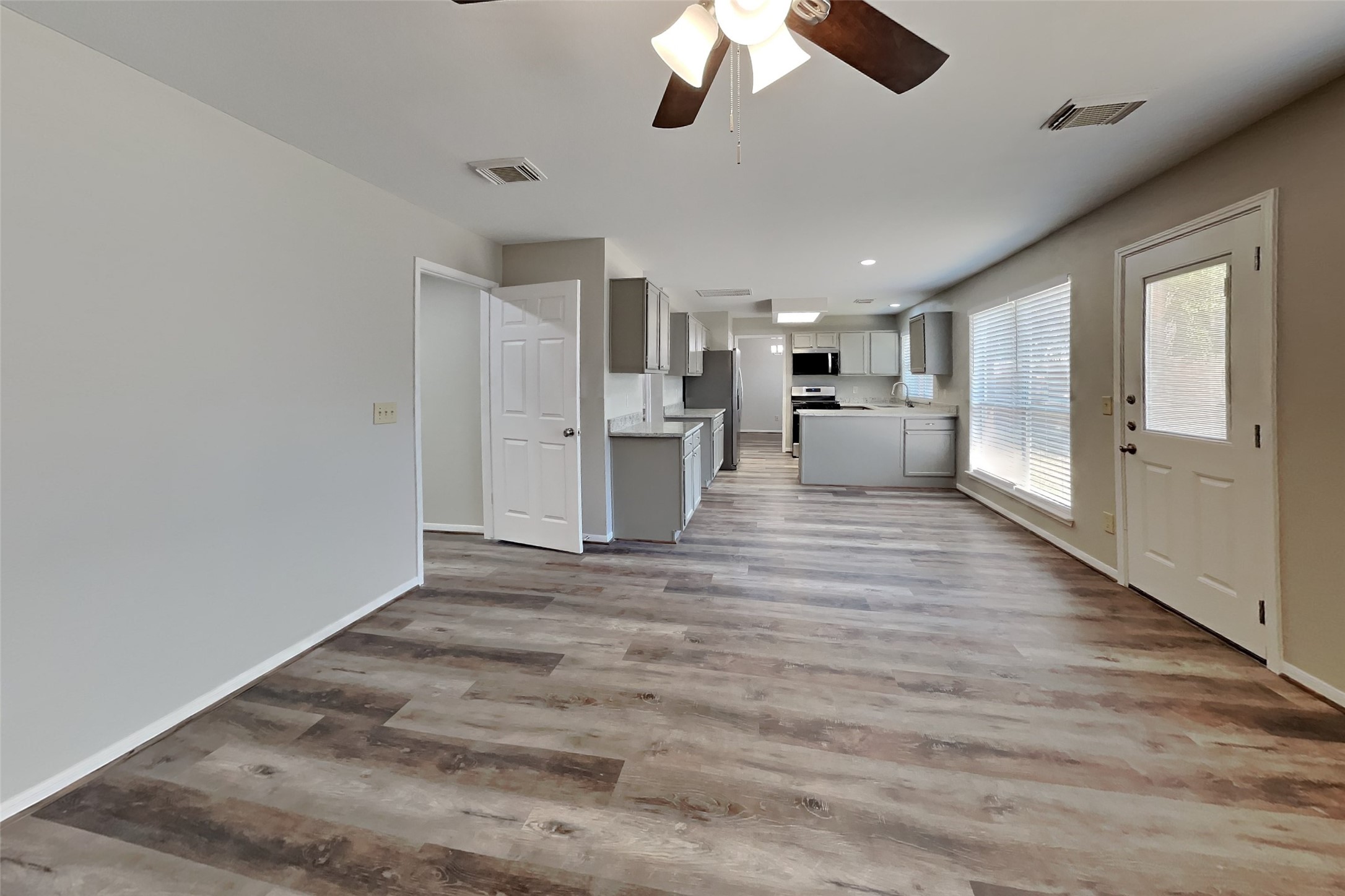 8815 Stoney Bend Drive Property Photo 4