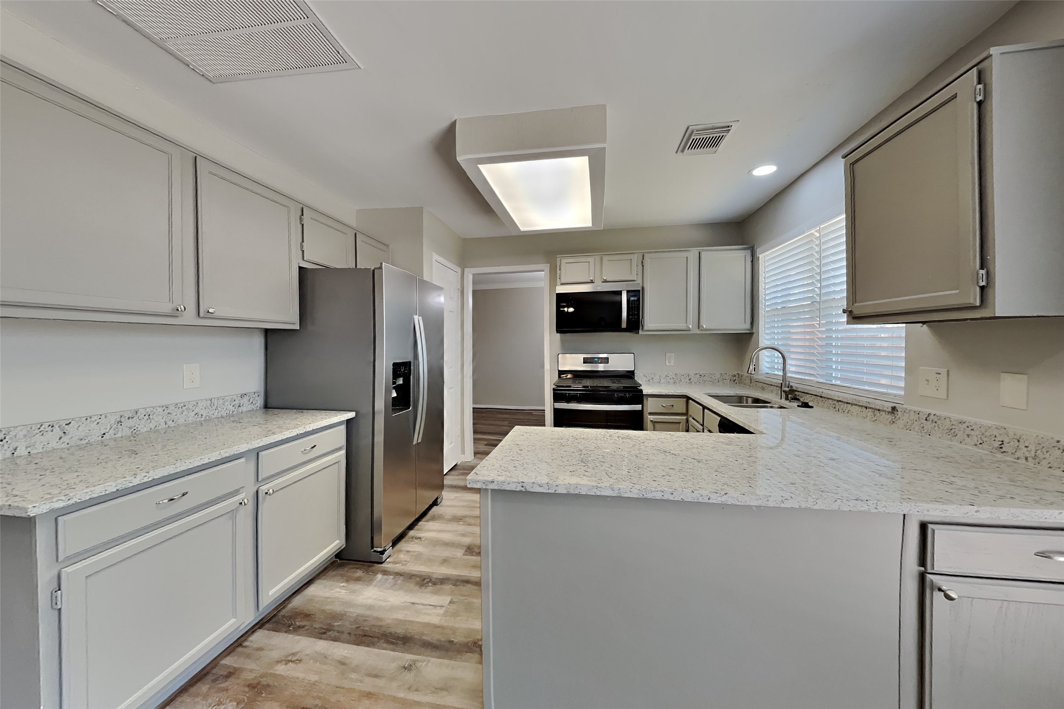8815 Stoney Bend Drive Property Photo 6