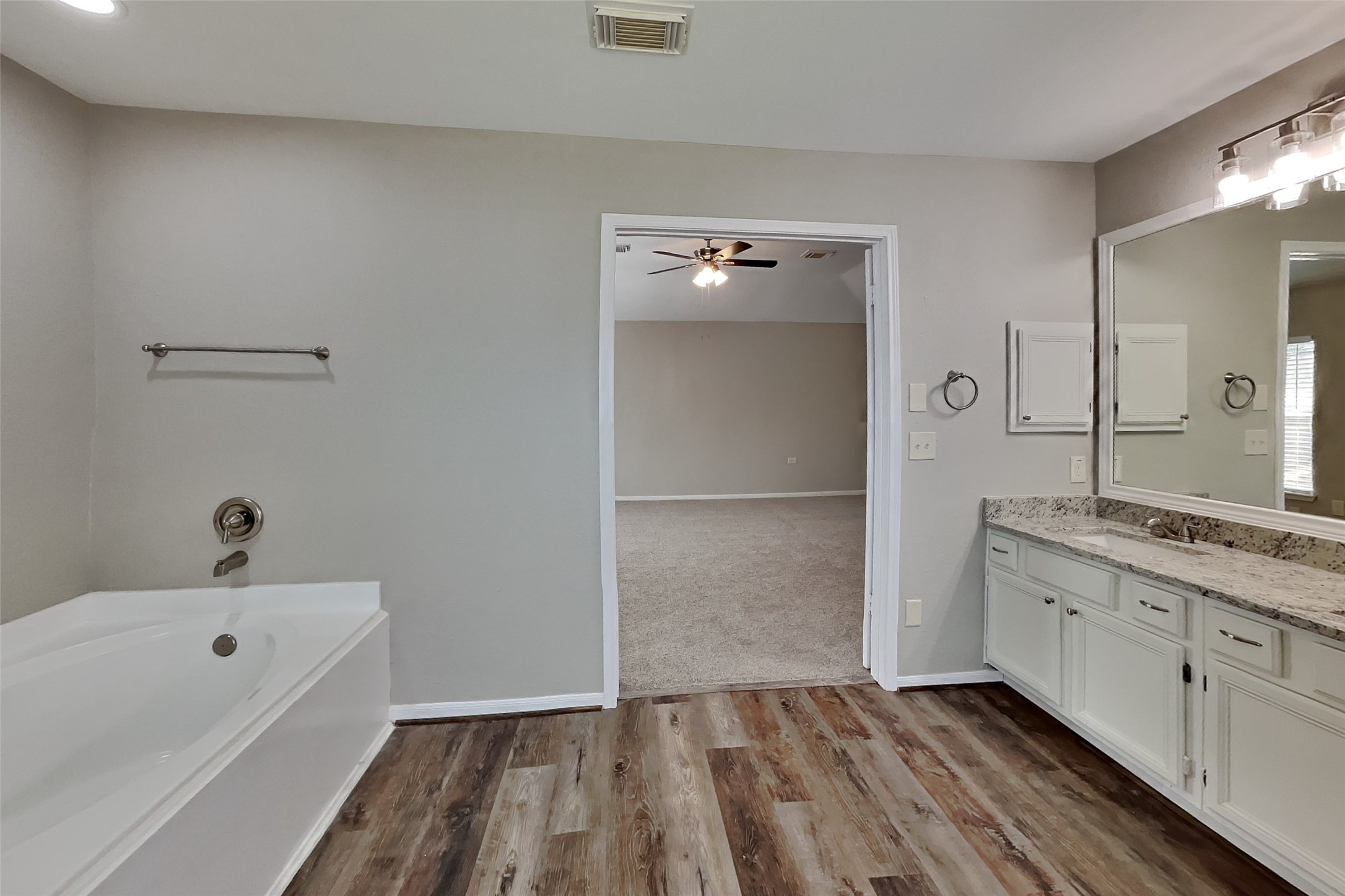 8815 Stoney Bend Drive Property Photo 13