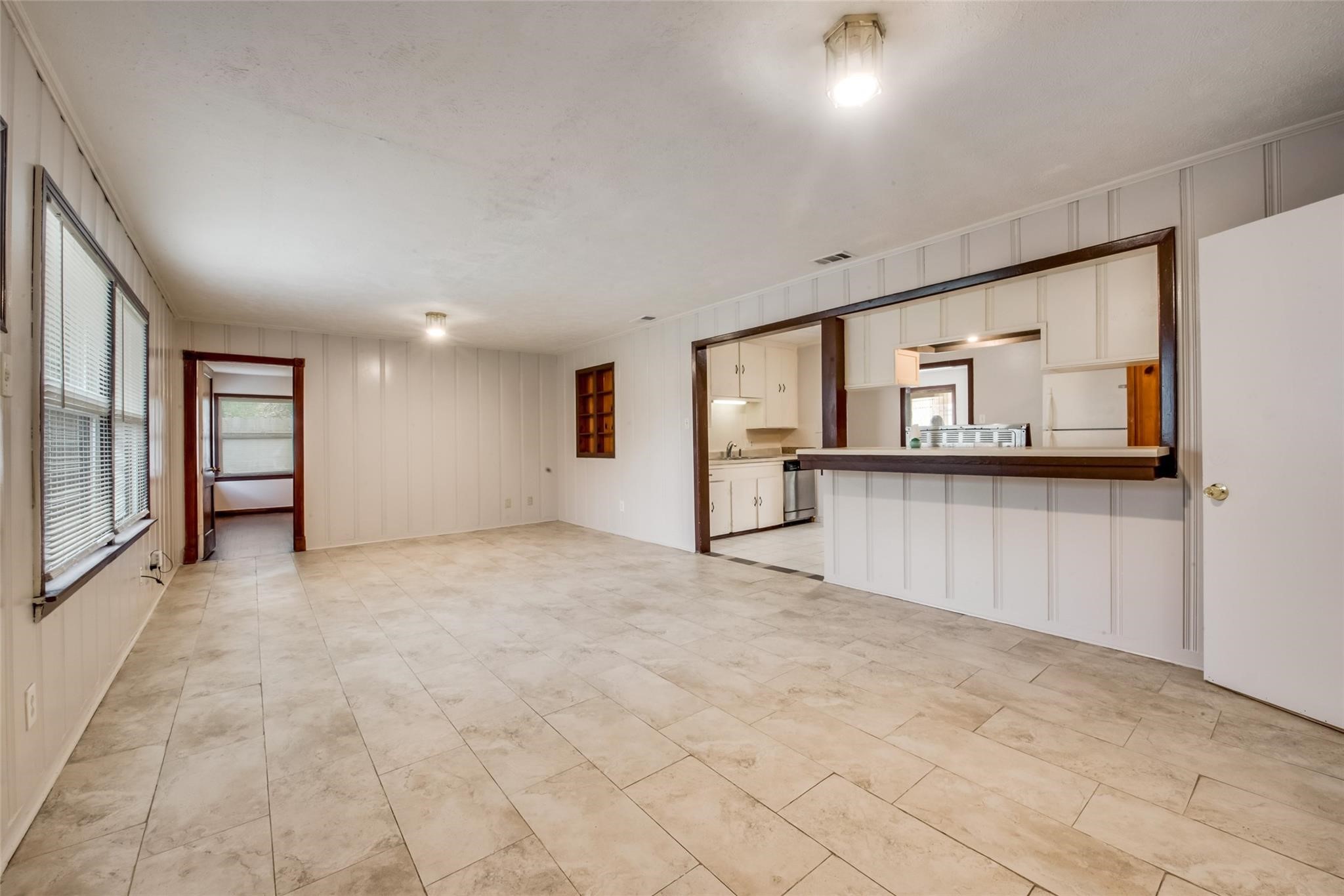 6506 Westview Drive Property Photo 1