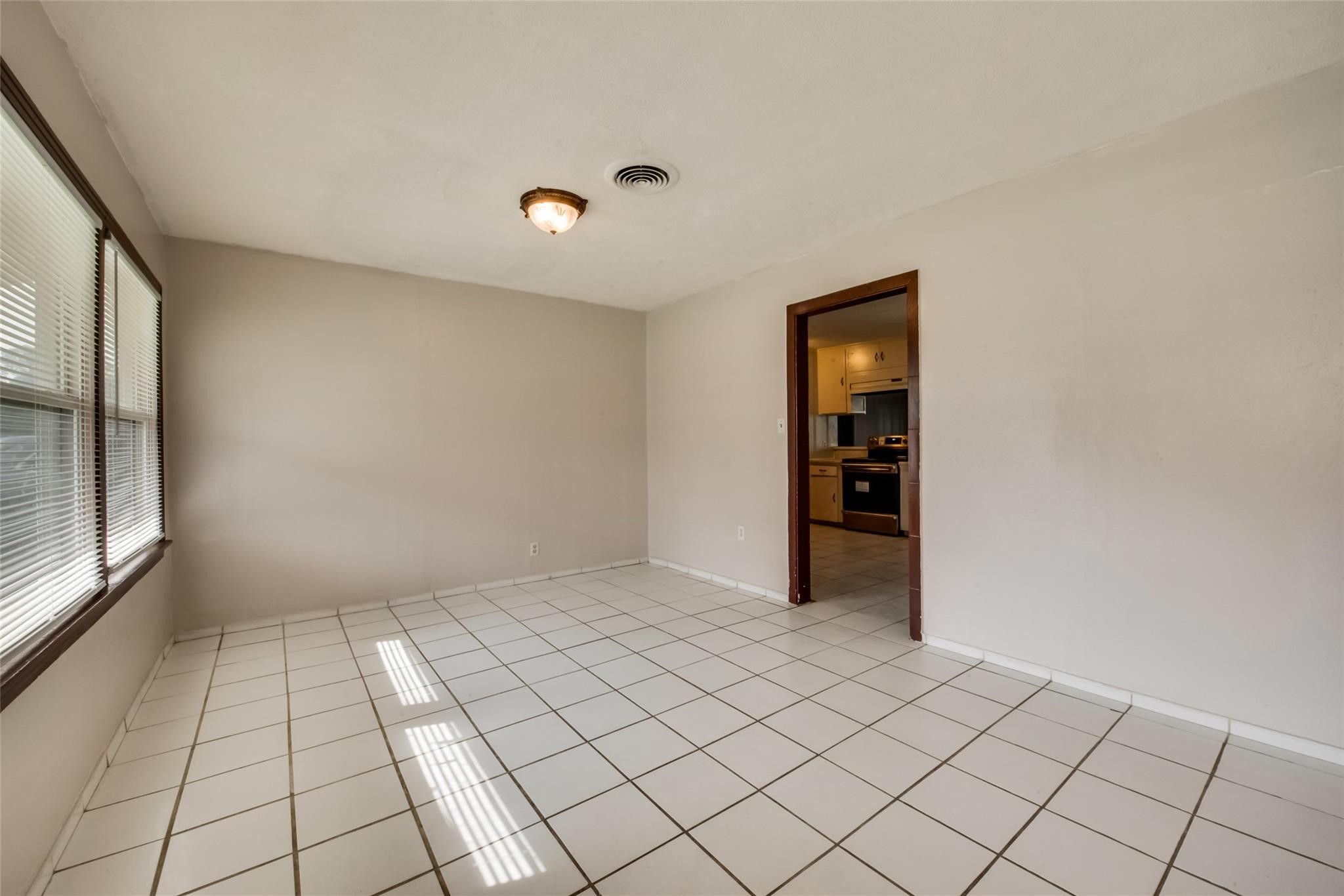6506 Westview Drive Property Photo 2