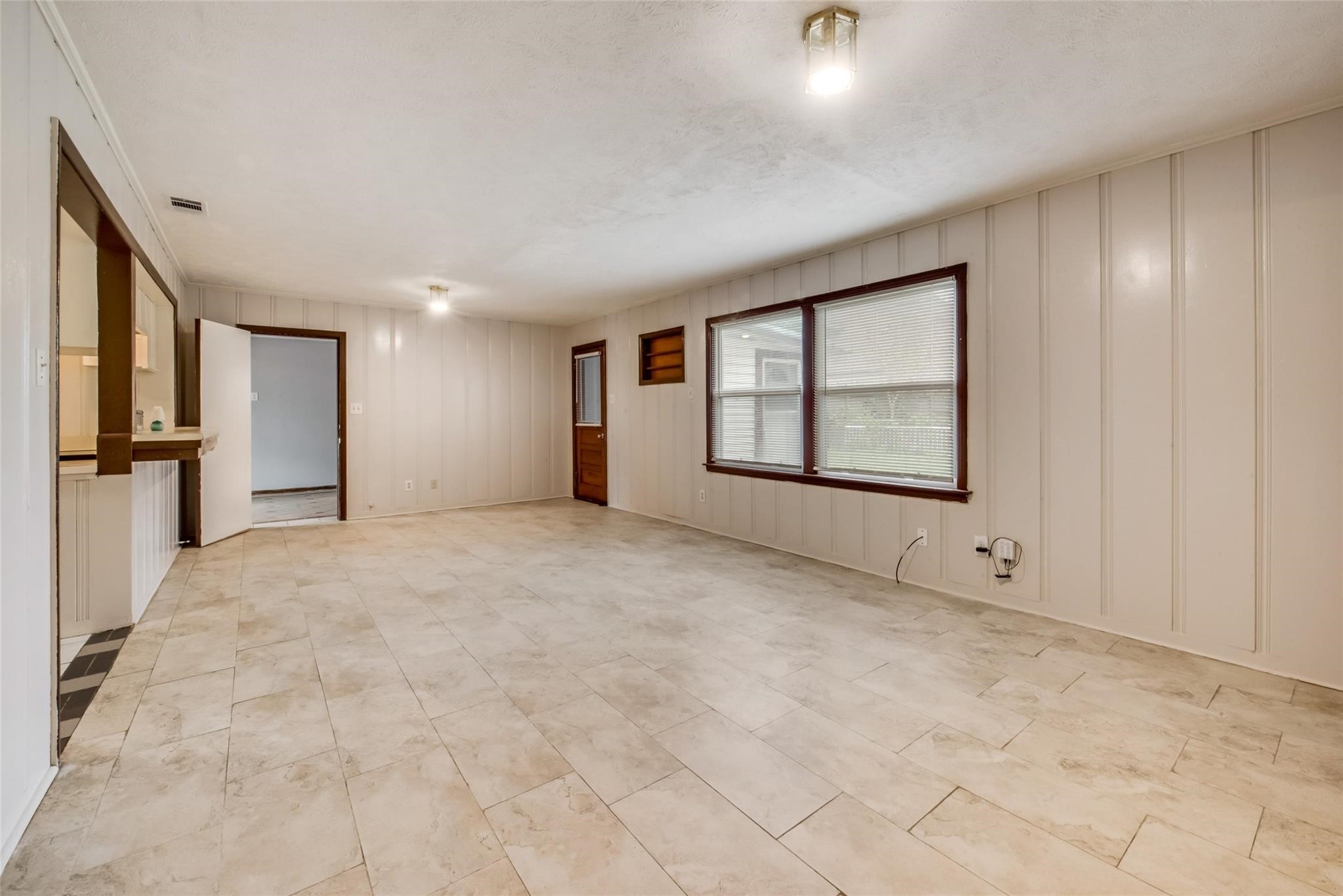 6506 Westview Drive Property Photo 3