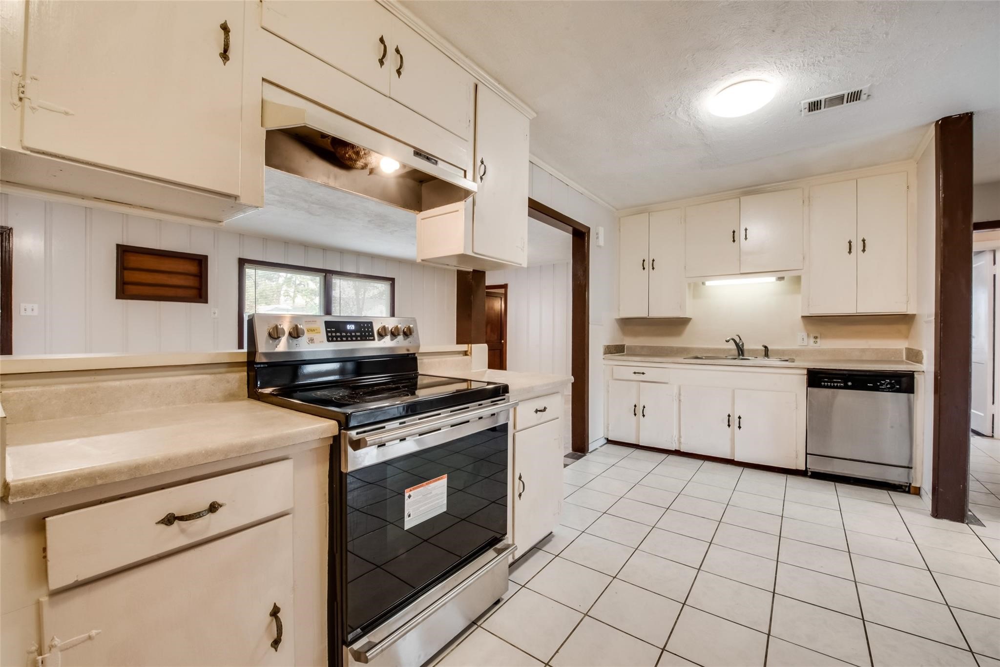 6506 Westview Drive Property Photo 6