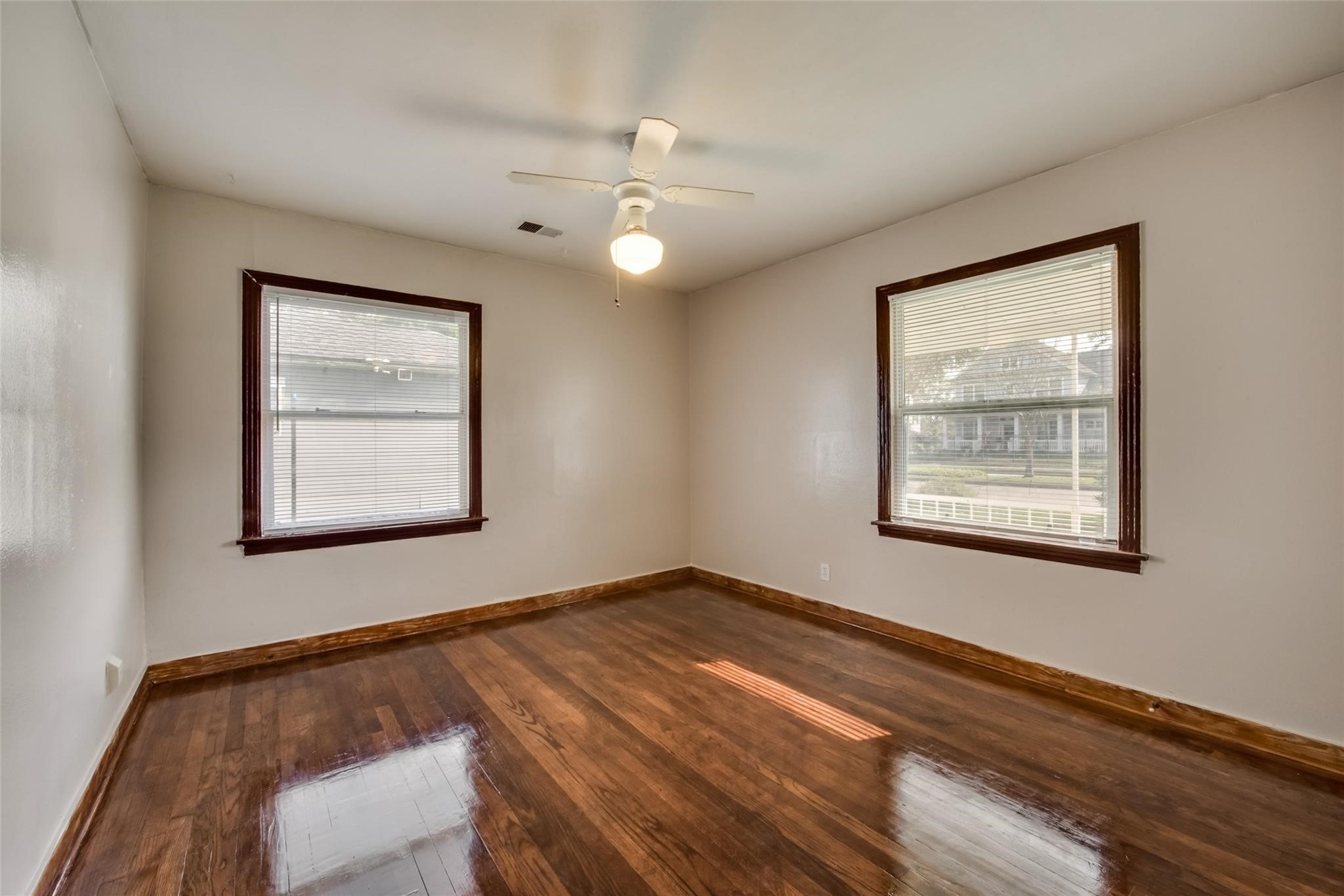 6506 Westview Drive Property Photo 10