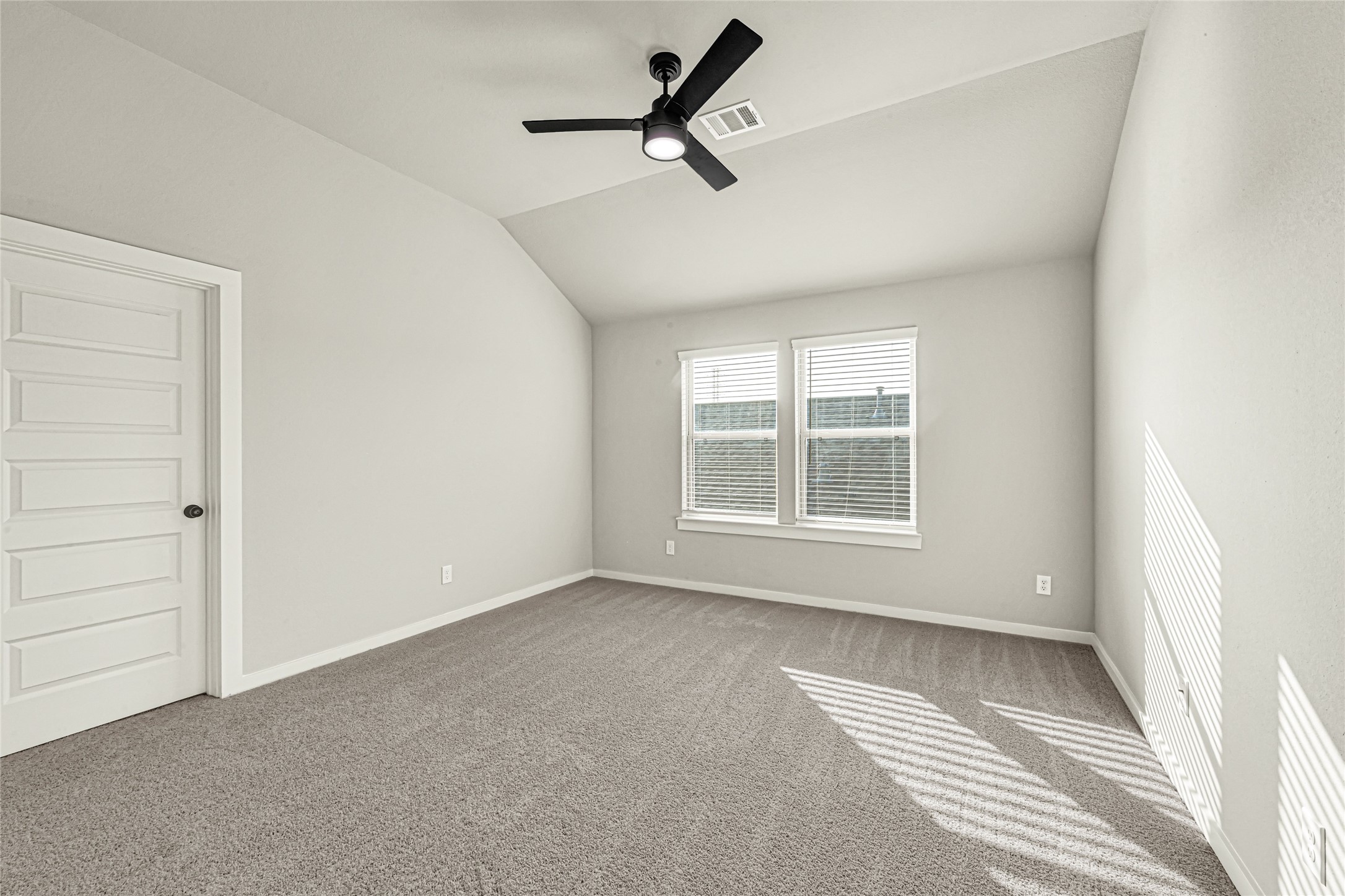 393 Kendall Crest Drive Property Photo 16