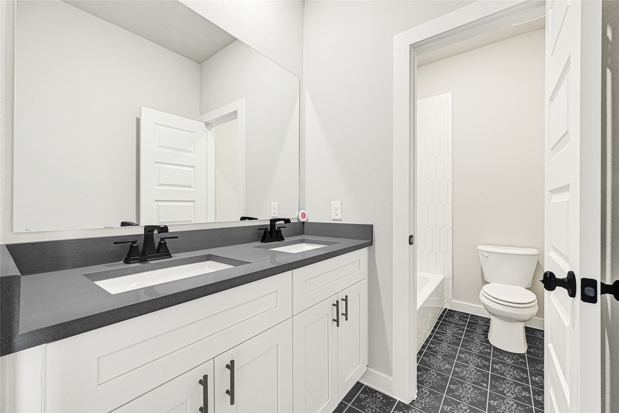 393 Kendall Crest Drive Property Photo 18