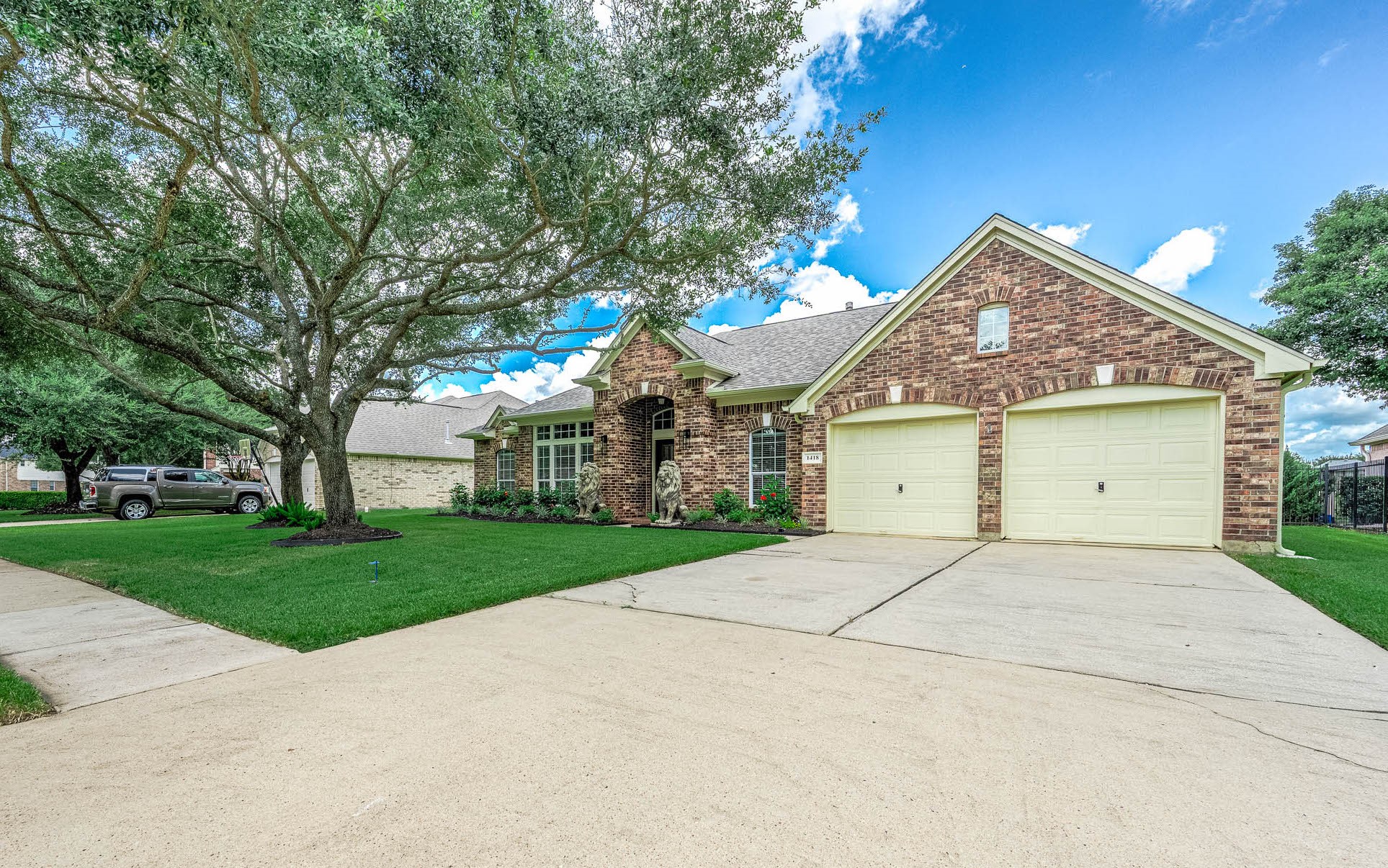 1418 Wellshire Drive Property Photo 3