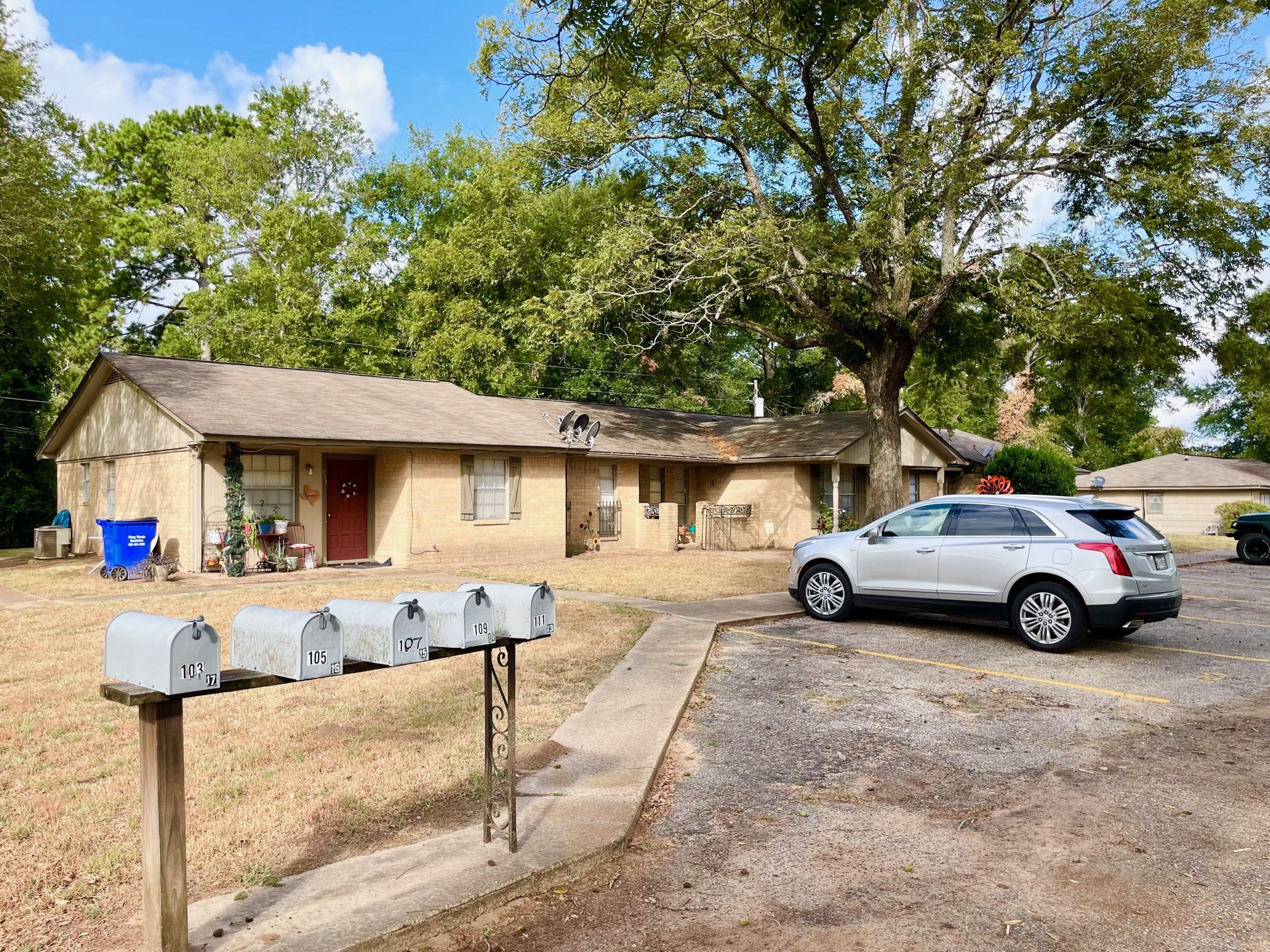 2301 N 6th / Green Meadows Street Property Photo 4