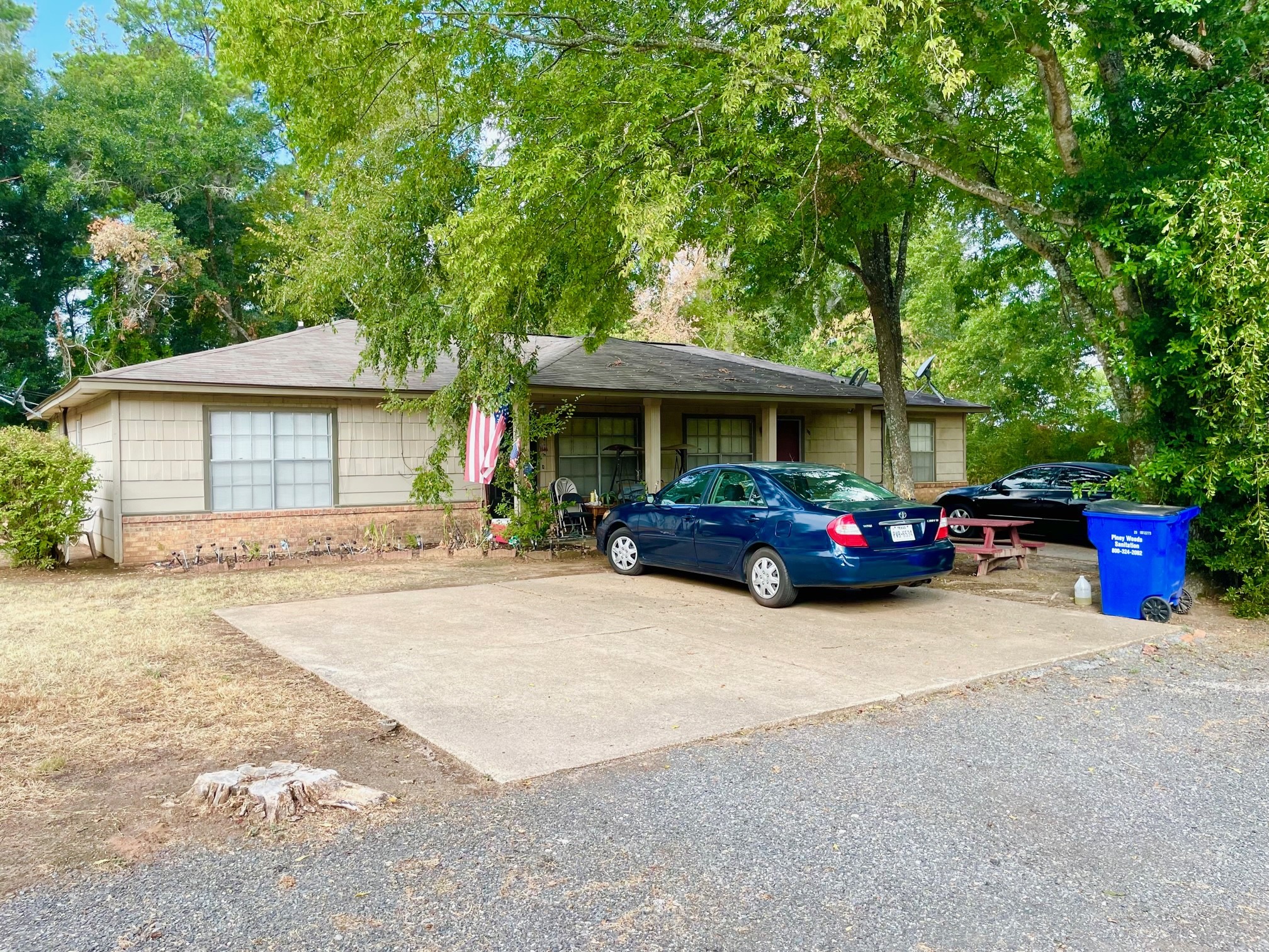 2301 N 6th / Green Meadows Street Property Photo 6